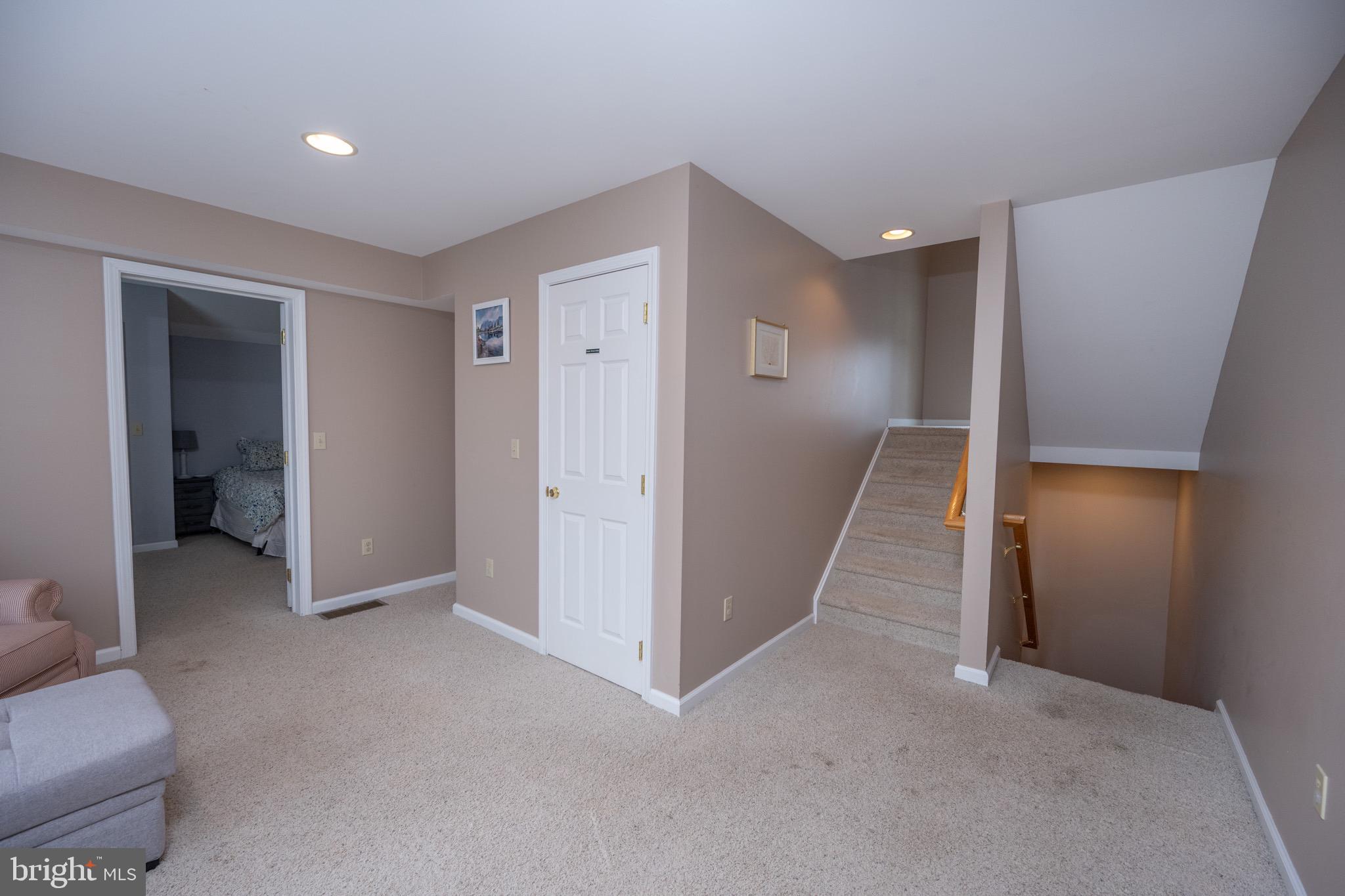 TRADERS LANDING - Residential