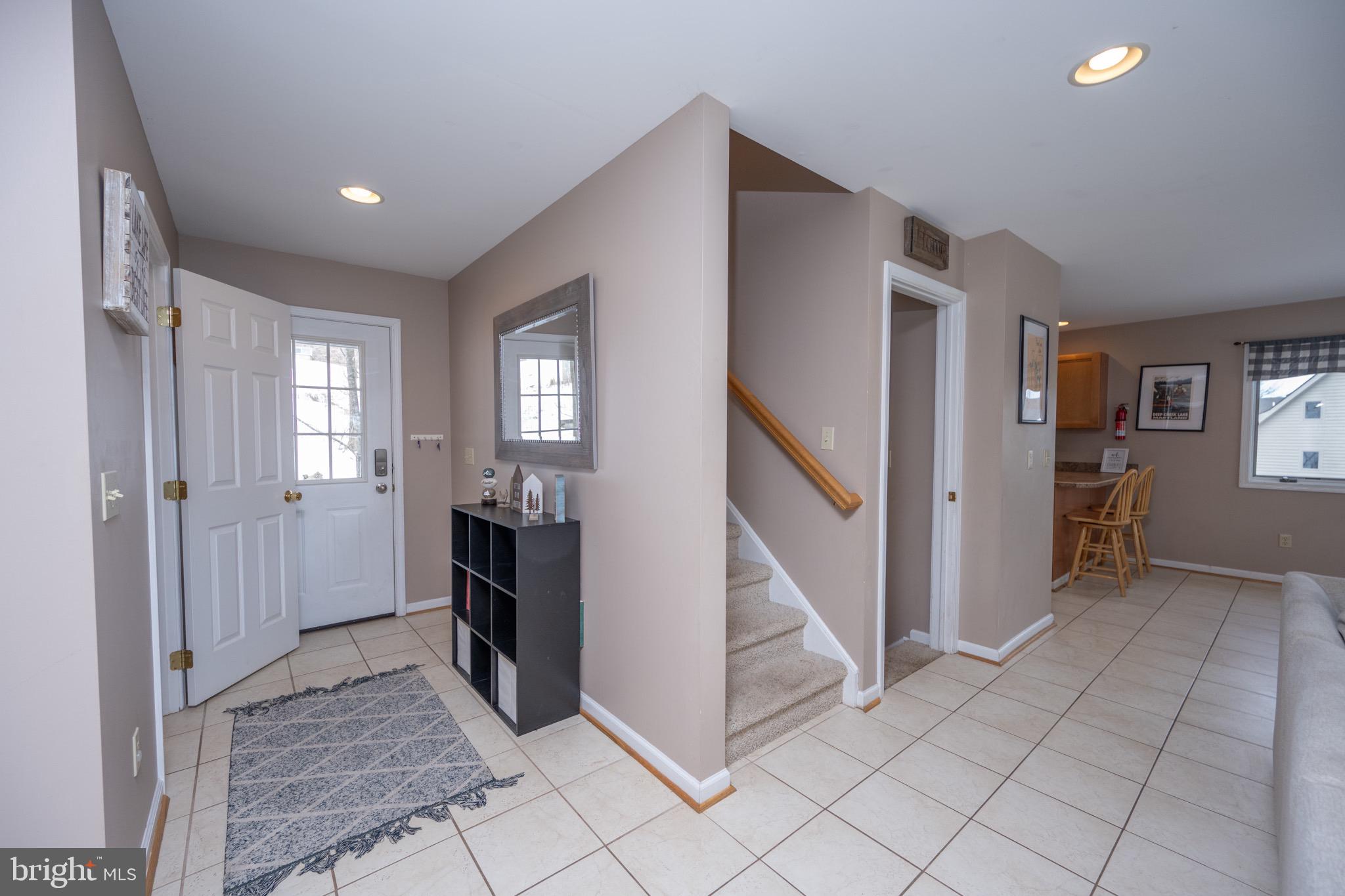 TRADERS LANDING - Residential