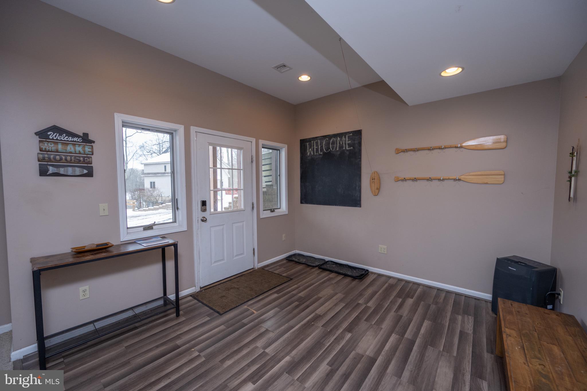 TRADERS LANDING - Residential