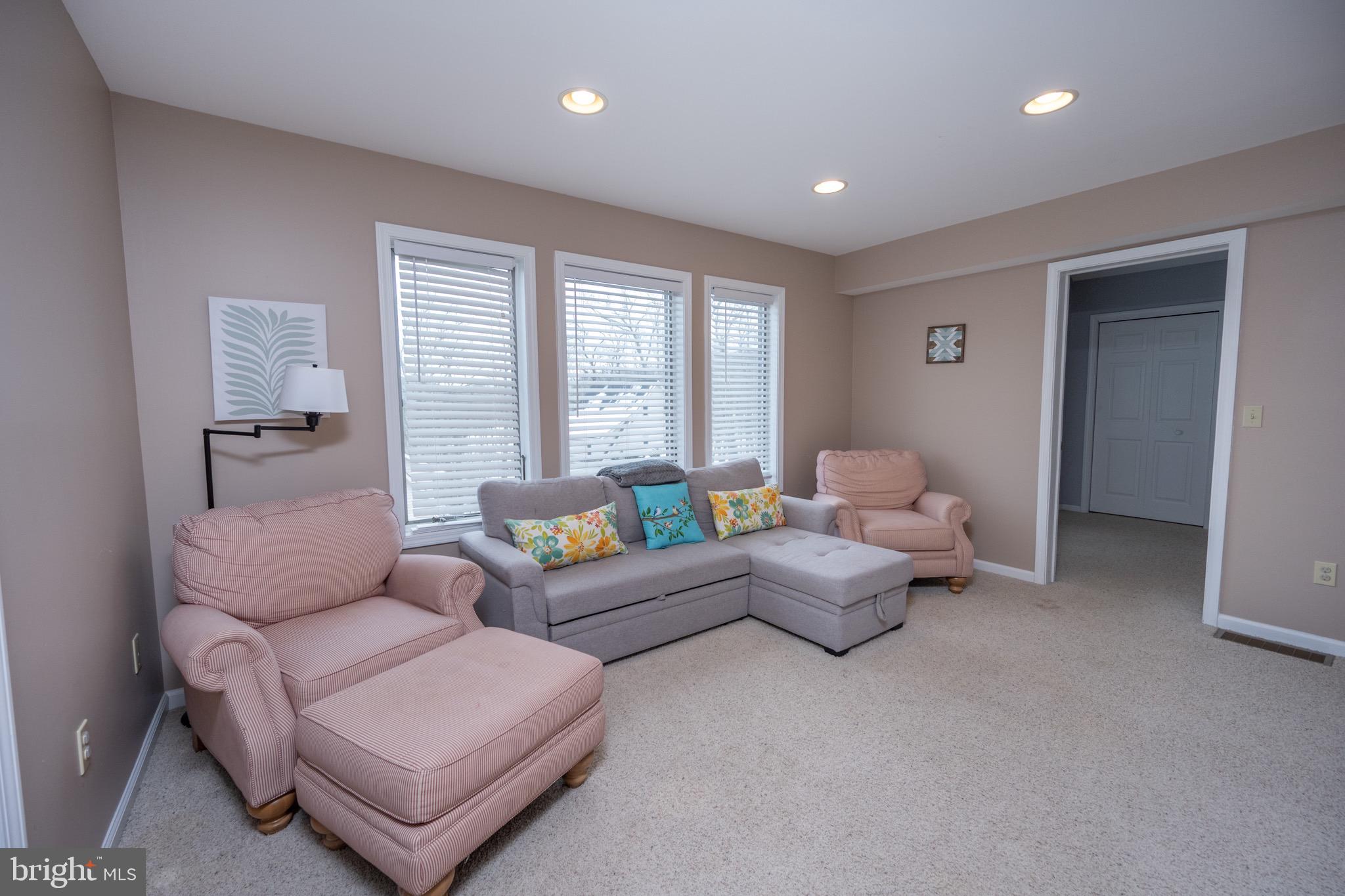 TRADERS LANDING - Residential