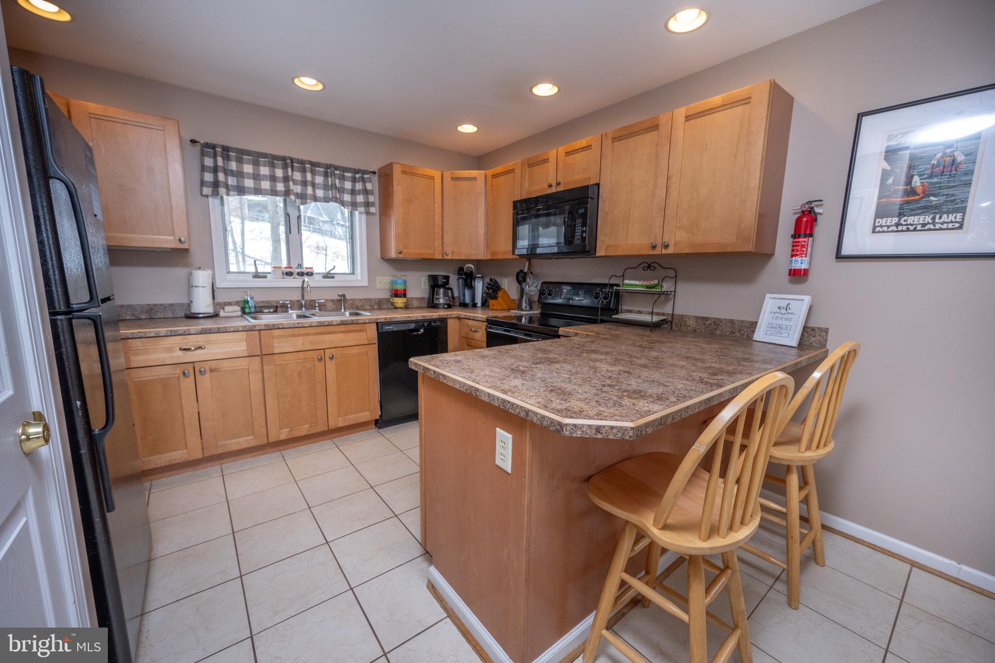 TRADERS LANDING - Residential