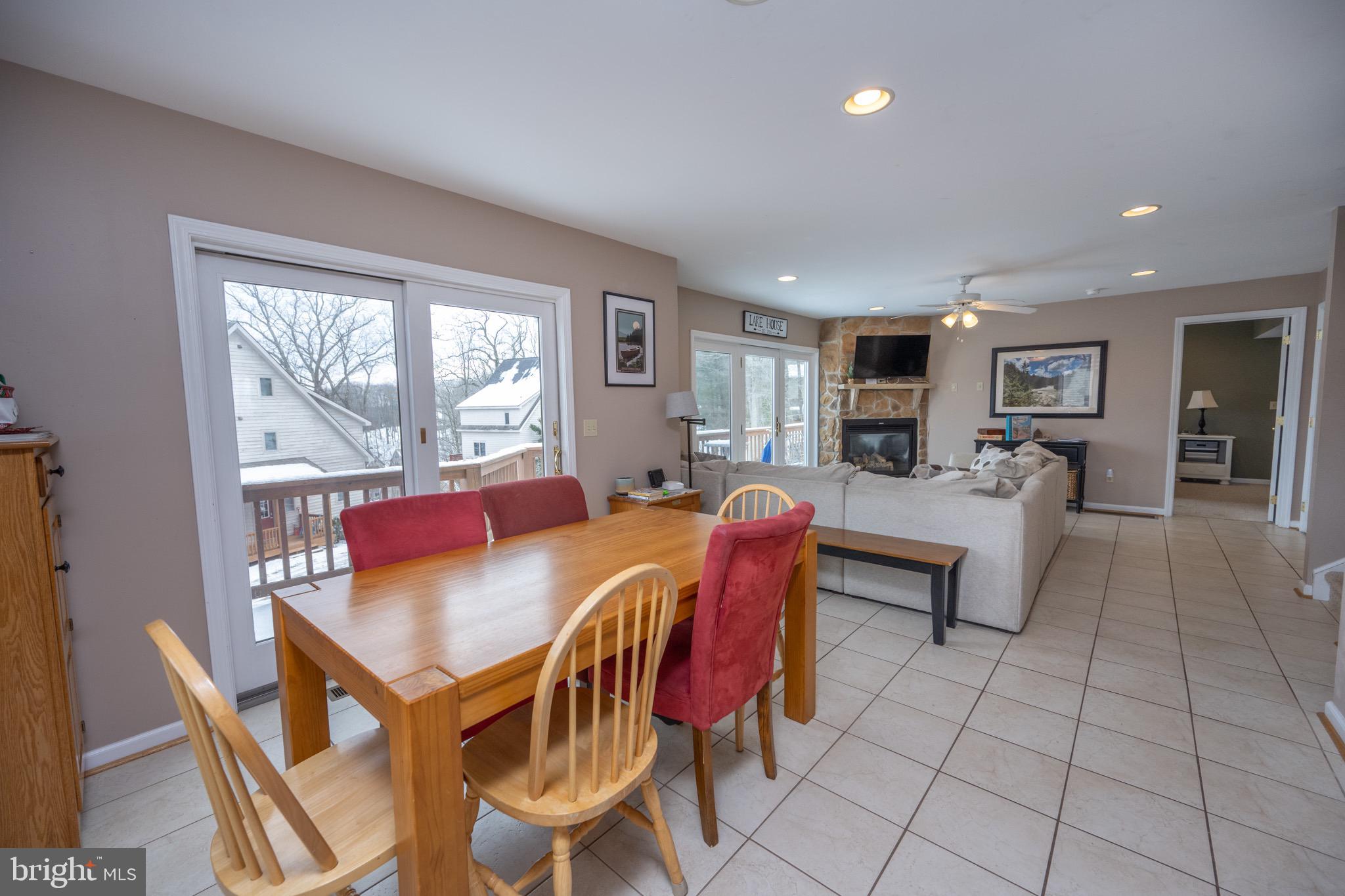 TRADERS LANDING - Residential