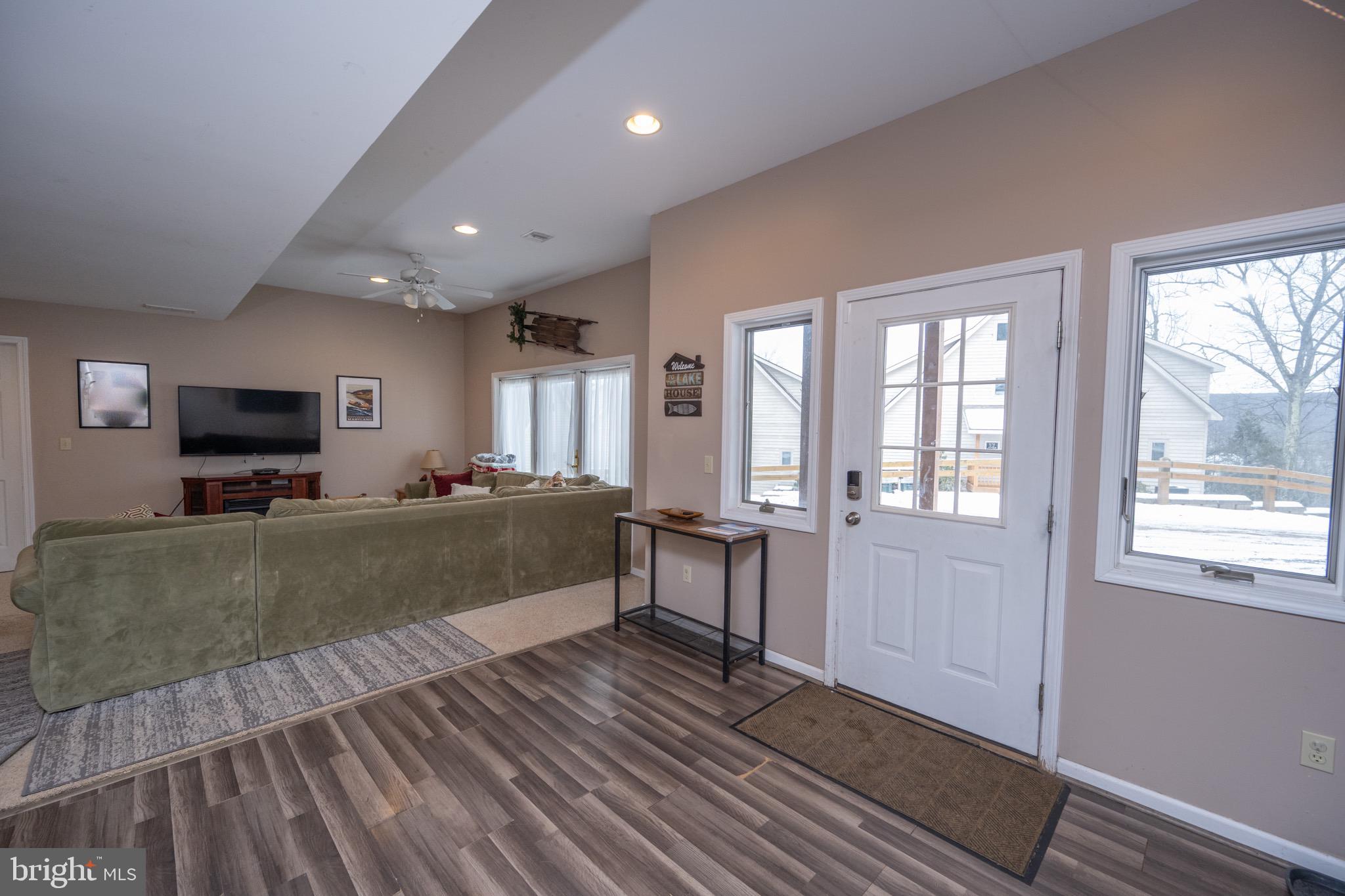 TRADERS LANDING - Residential