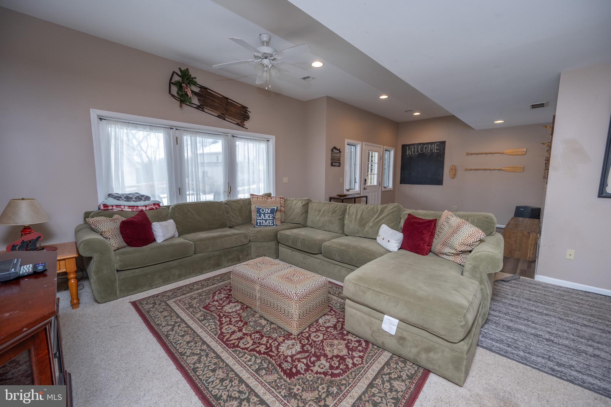 TRADERS LANDING - Residential