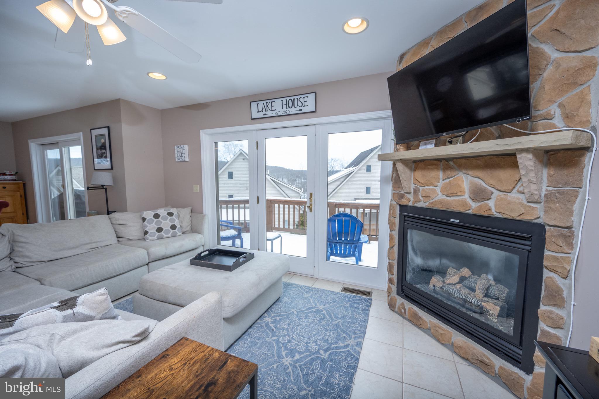 TRADERS LANDING - Residential