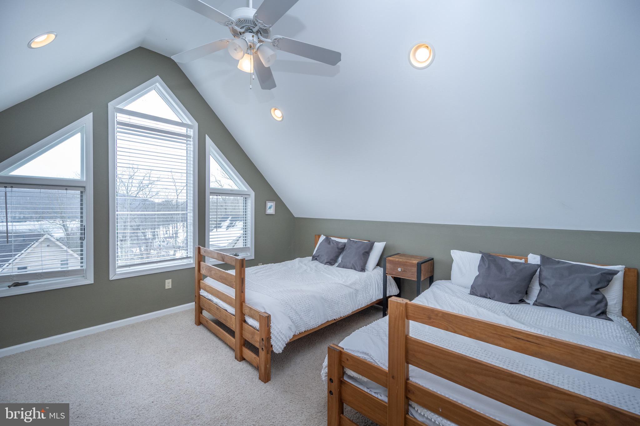 TRADERS LANDING - Residential