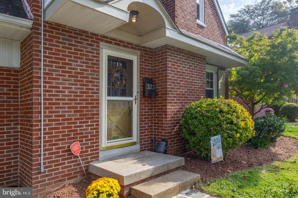 Photo of 323 Perry Avenue, LANCASTER, PA 17603 (MLS # PALA2078670)