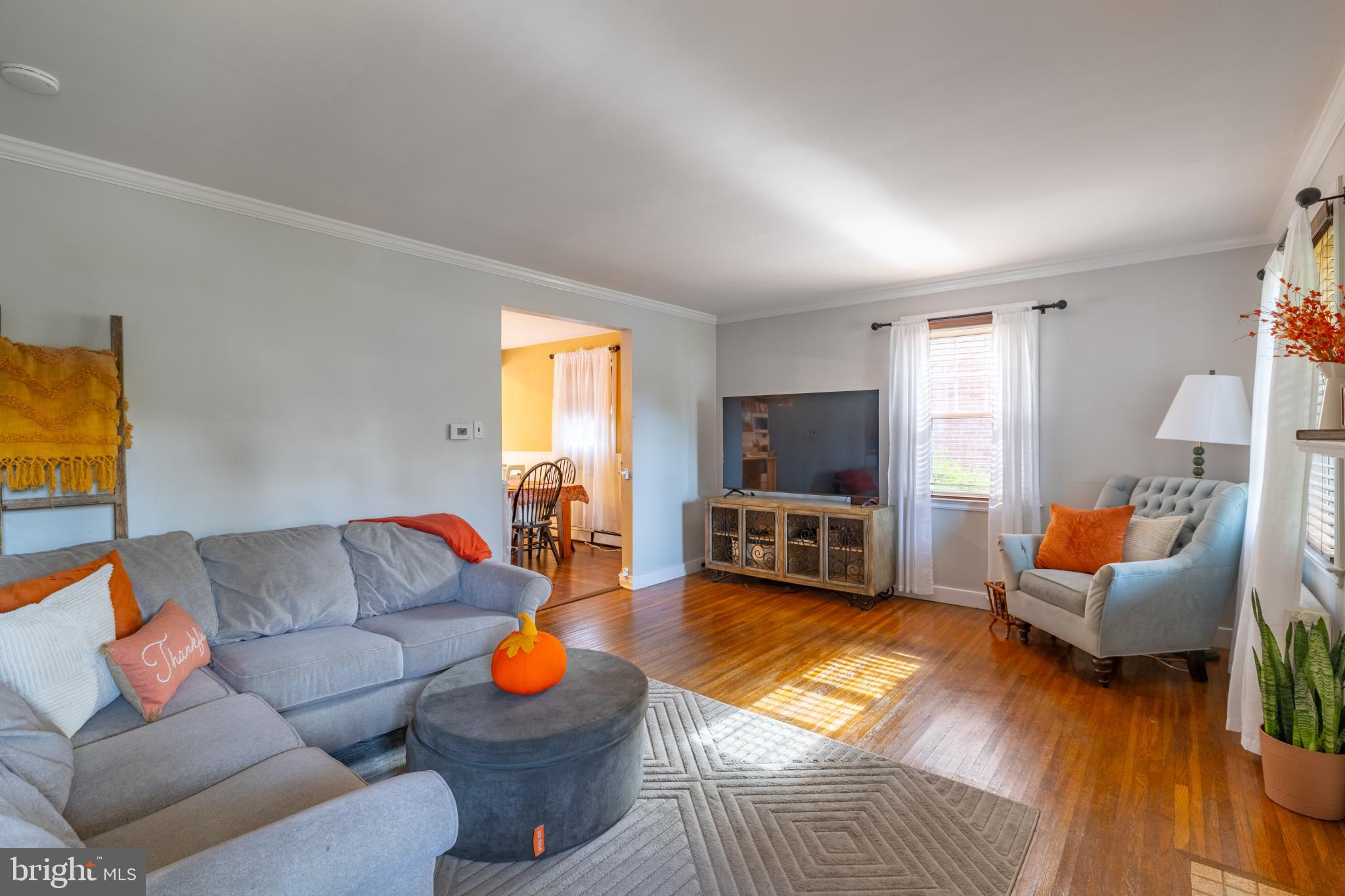 323 PERRY AVENUE
