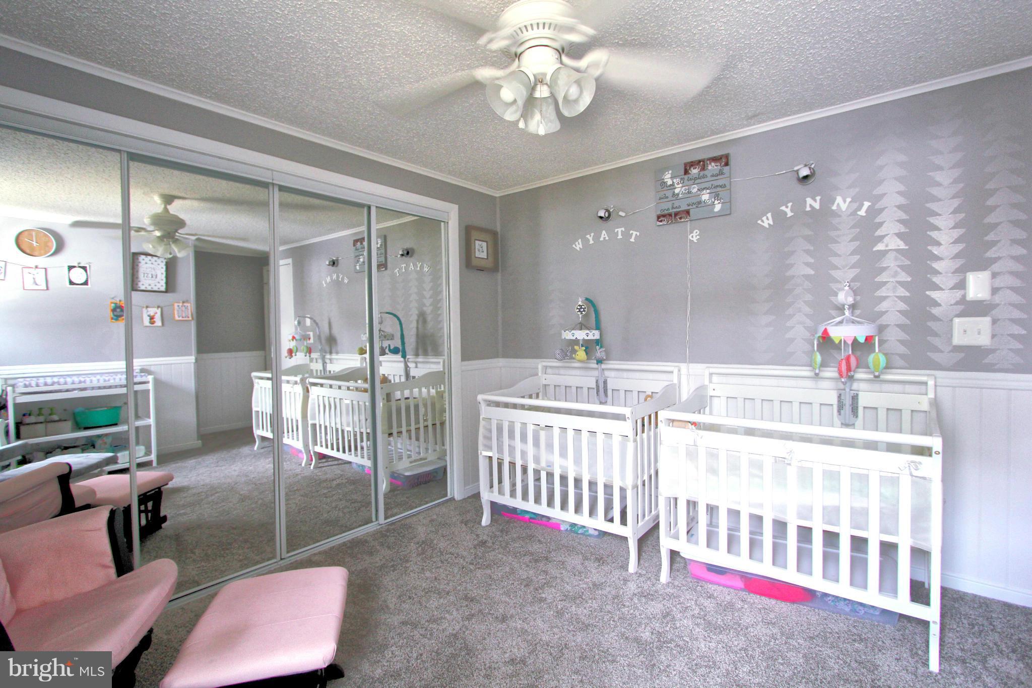 HOLLYWOOD SHORES - Residential