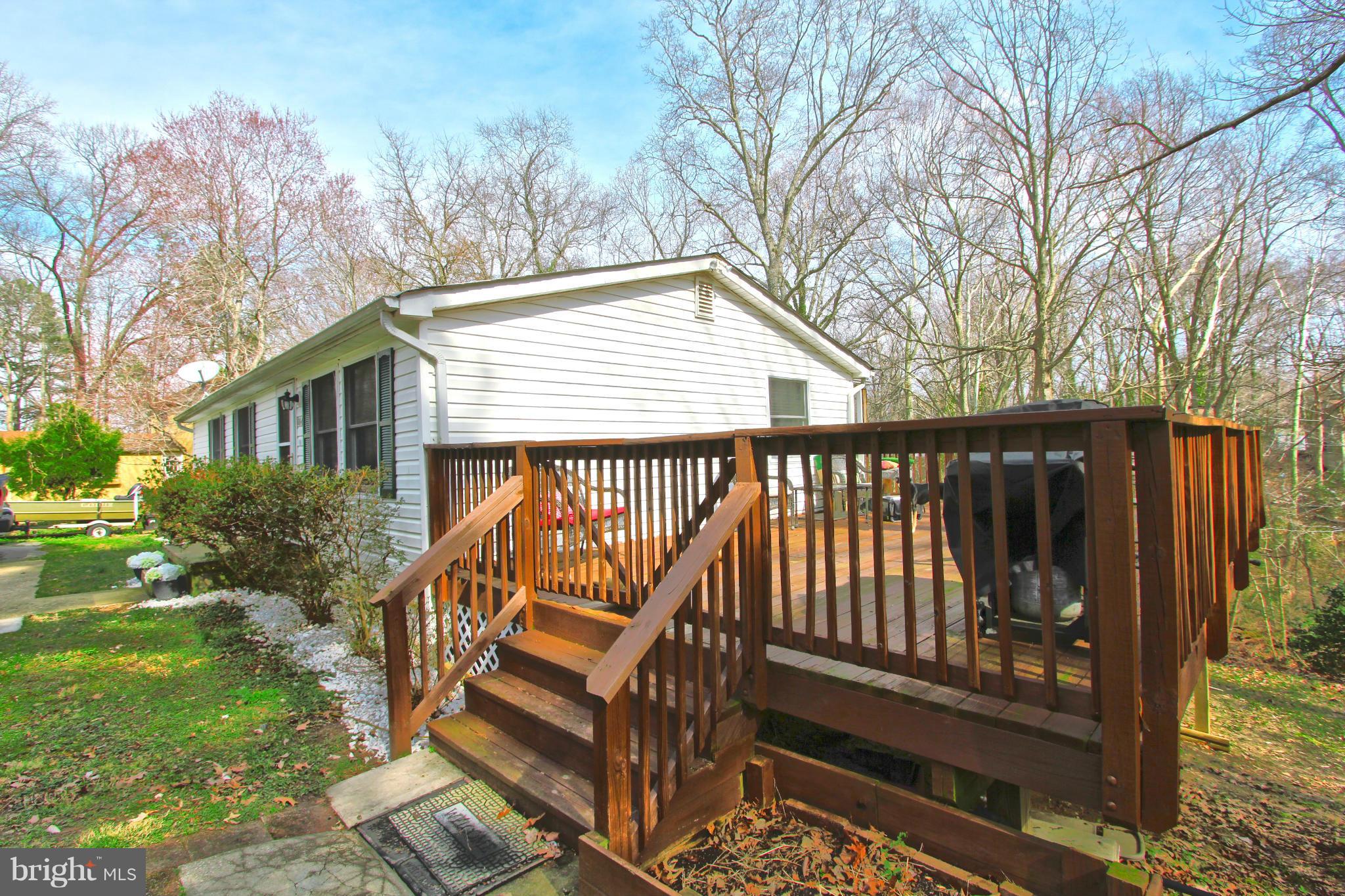 HOLLYWOOD SHORES - Residential