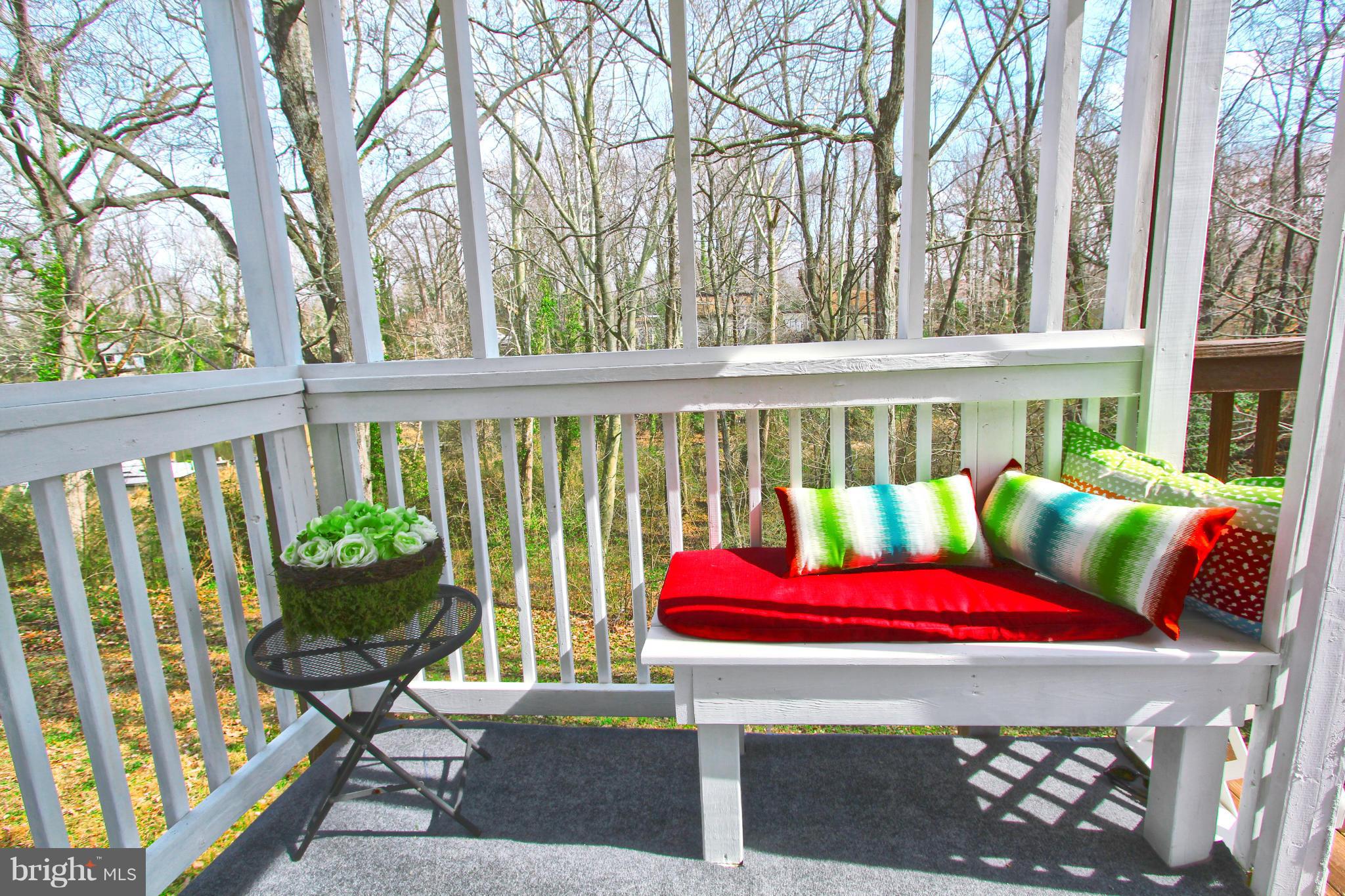 HOLLYWOOD SHORES - Residential