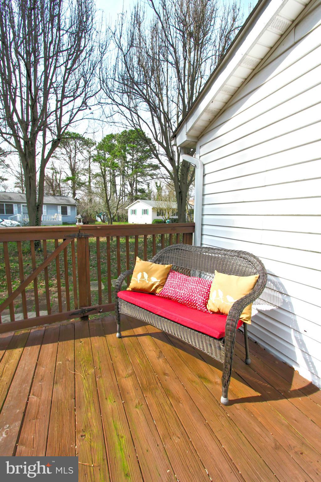 HOLLYWOOD SHORES - Residential