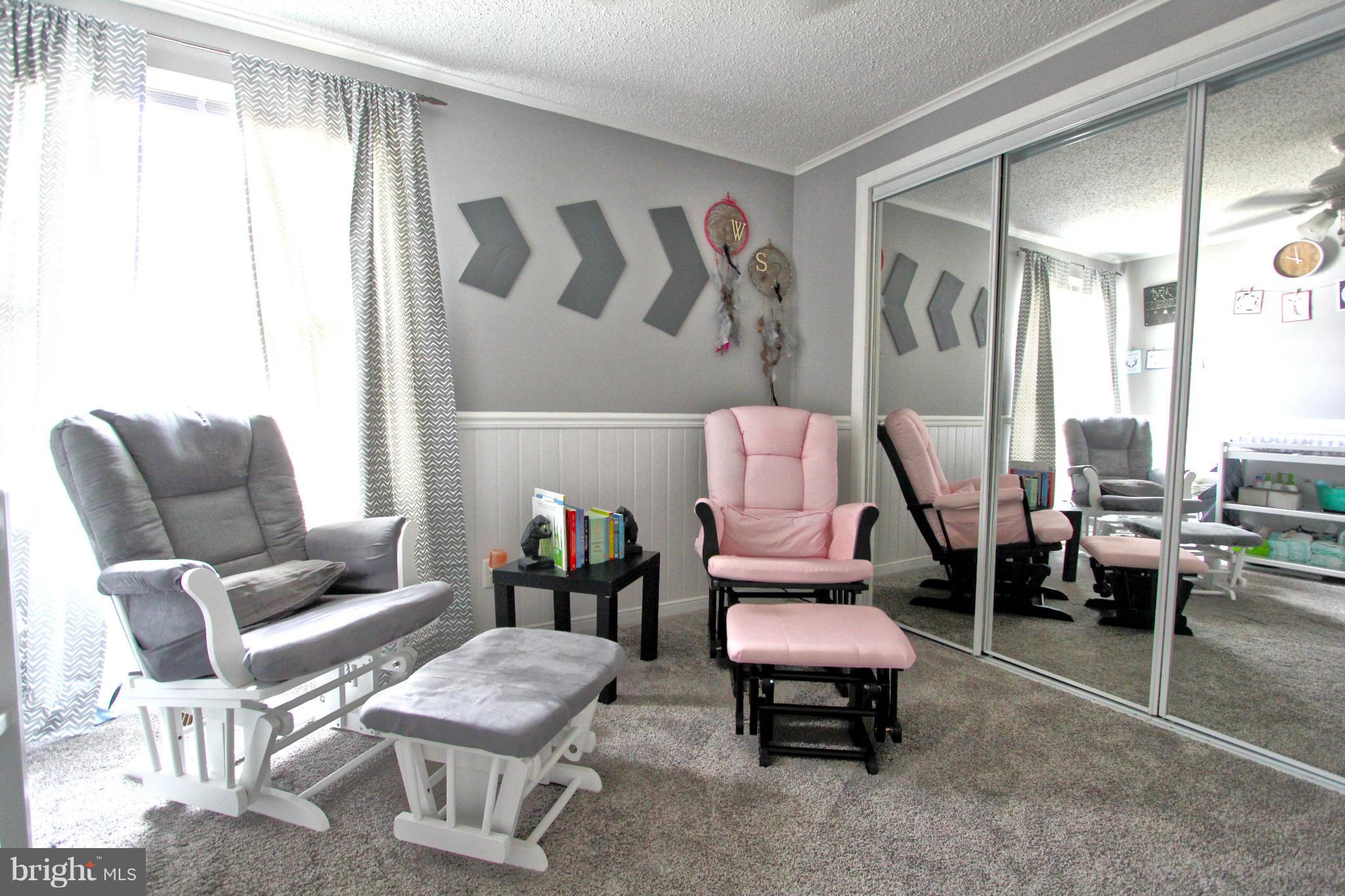 HOLLYWOOD SHORES - Residential