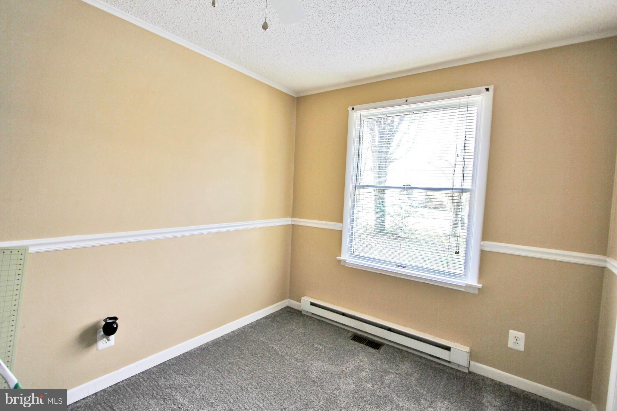 HOLLYWOOD SHORES - Residential