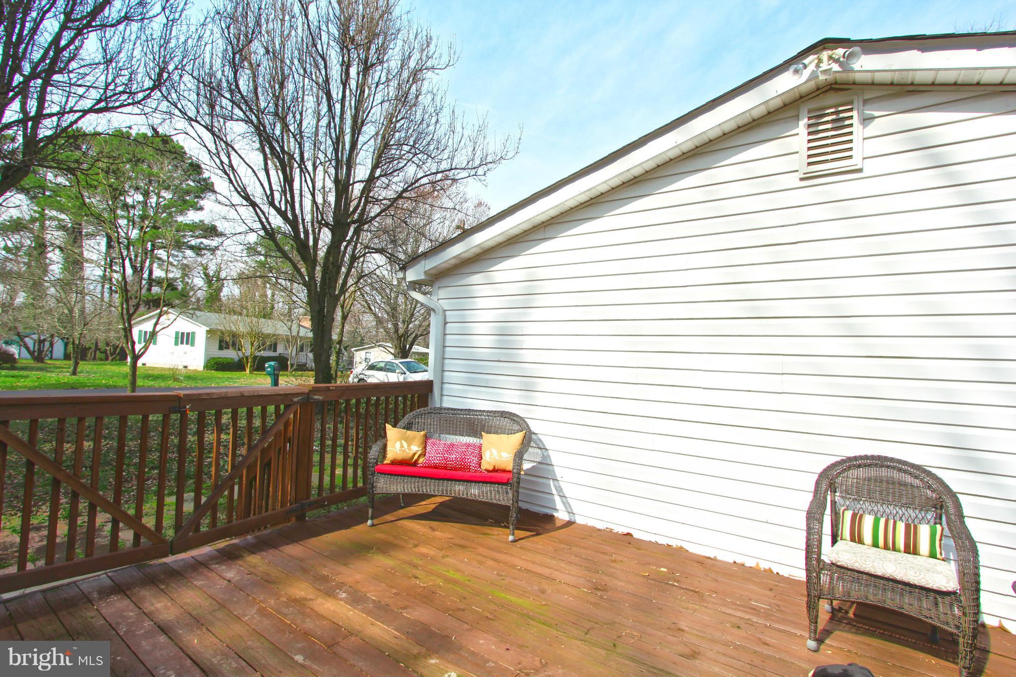 HOLLYWOOD SHORES - Residential