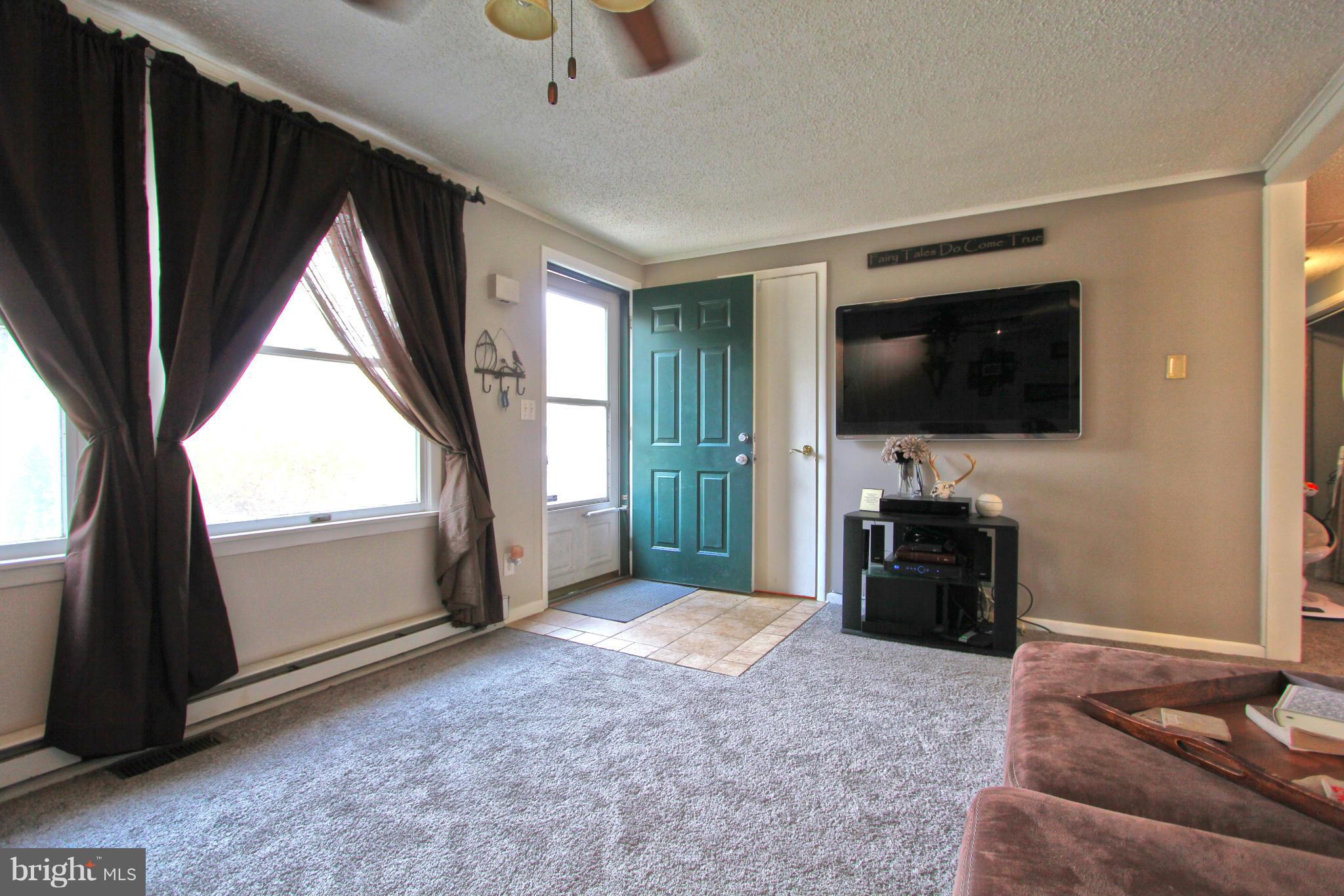 HOLLYWOOD SHORES - Residential