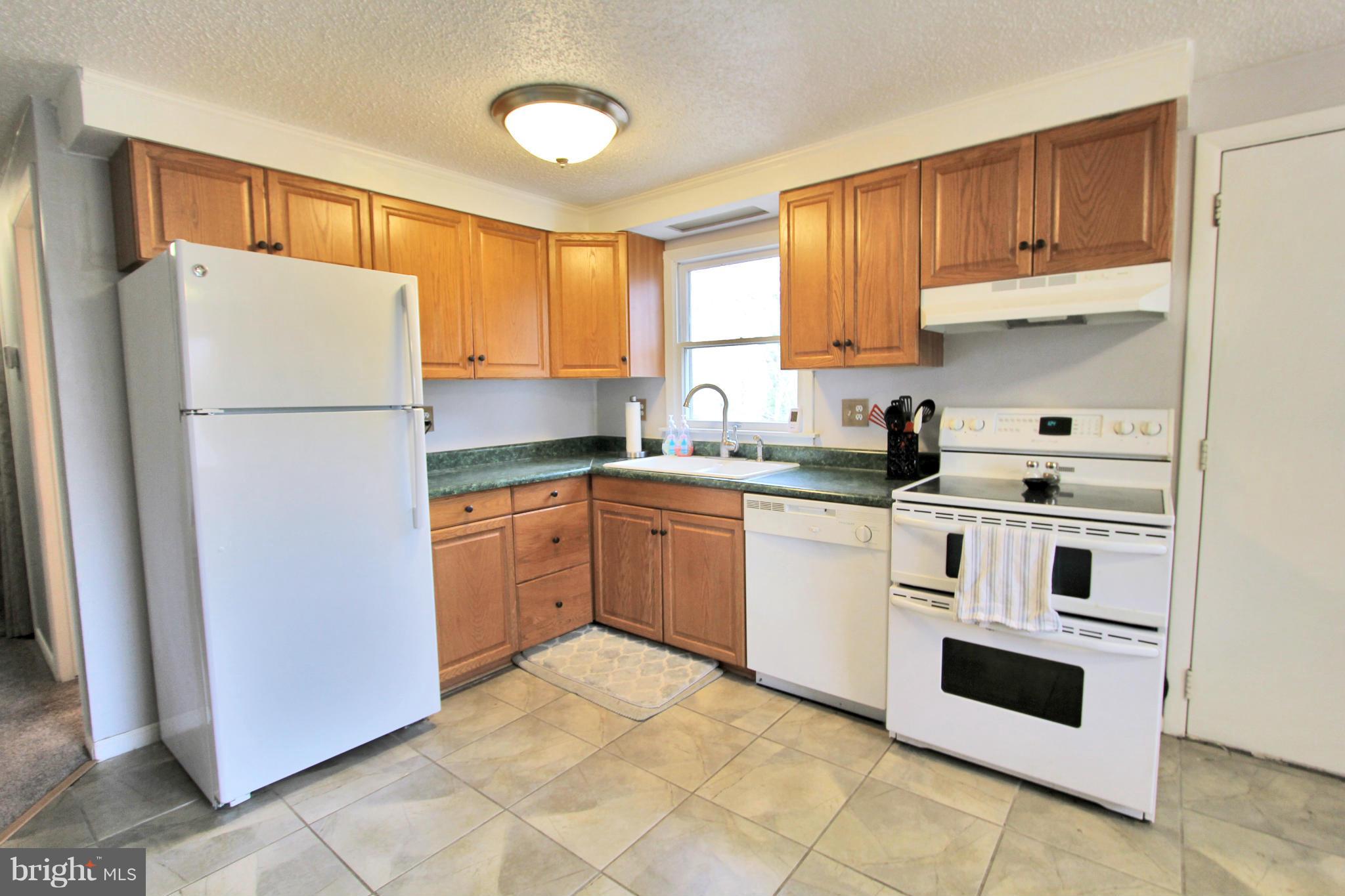 HOLLYWOOD SHORES - Residential