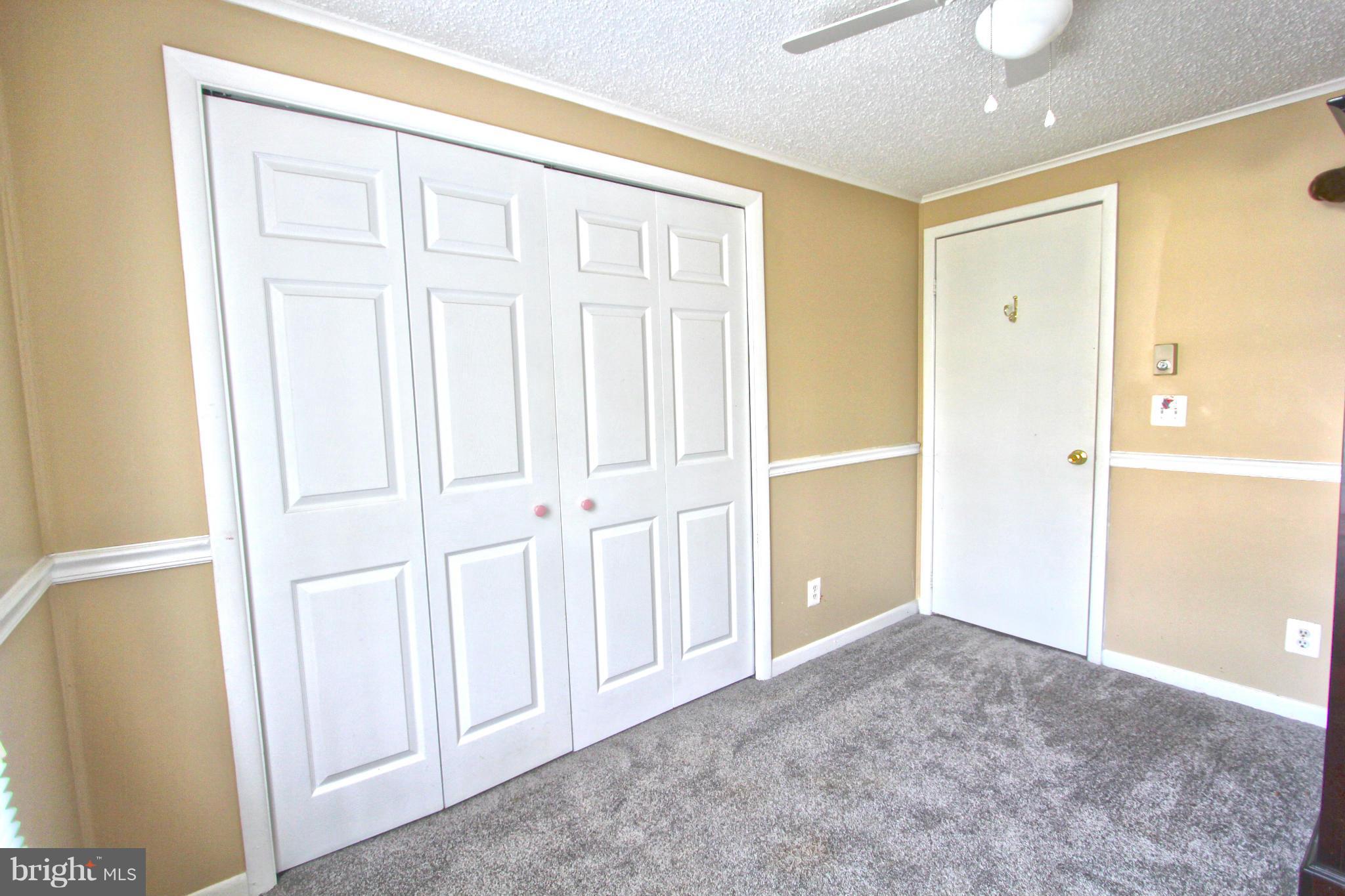 HOLLYWOOD SHORES - Residential