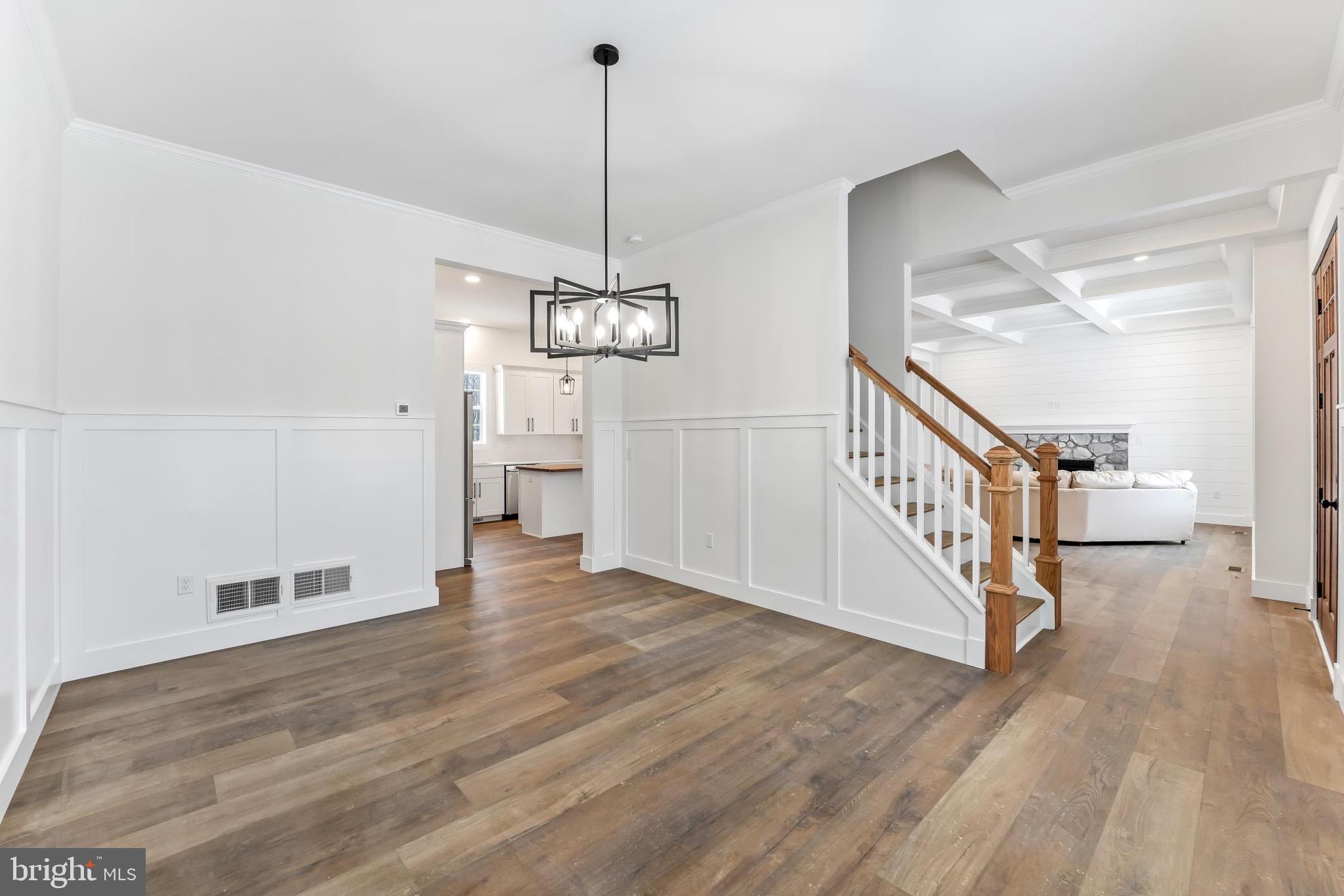 171 ELLICOTT ROAD