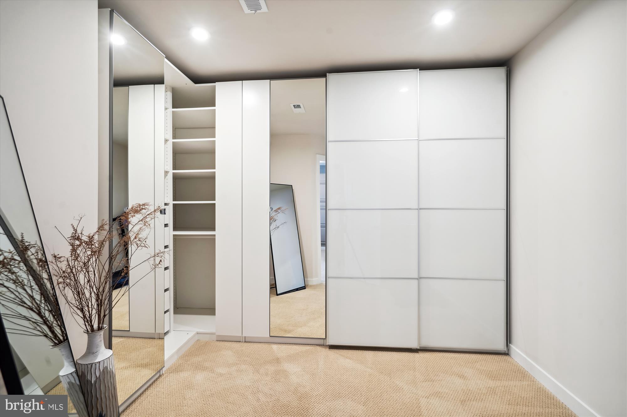 COMMONWEALTH PLACE AT WESTFIELDS - Residential Lease