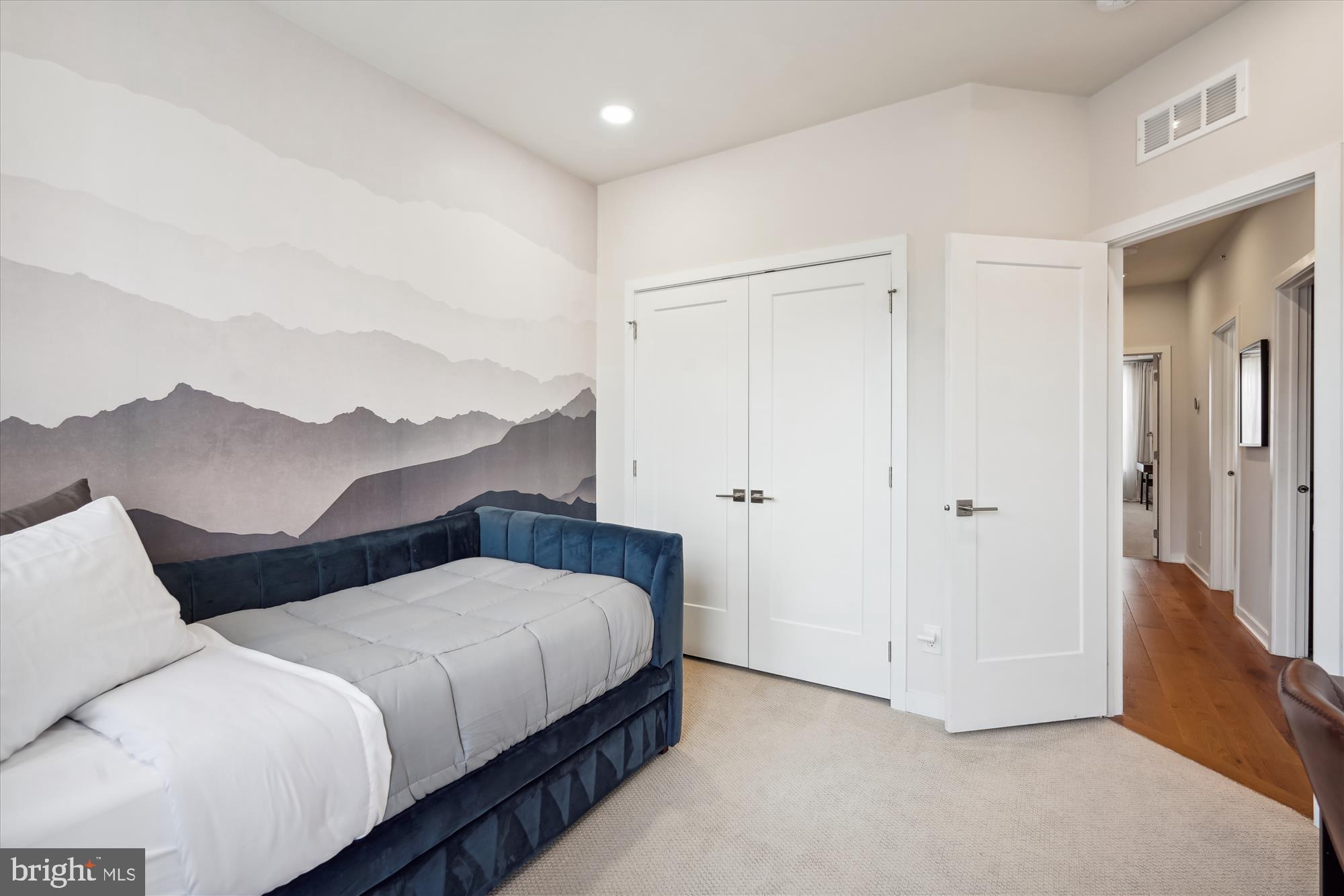 COMMONWEALTH PLACE AT WESTFIELDS - Residential Lease