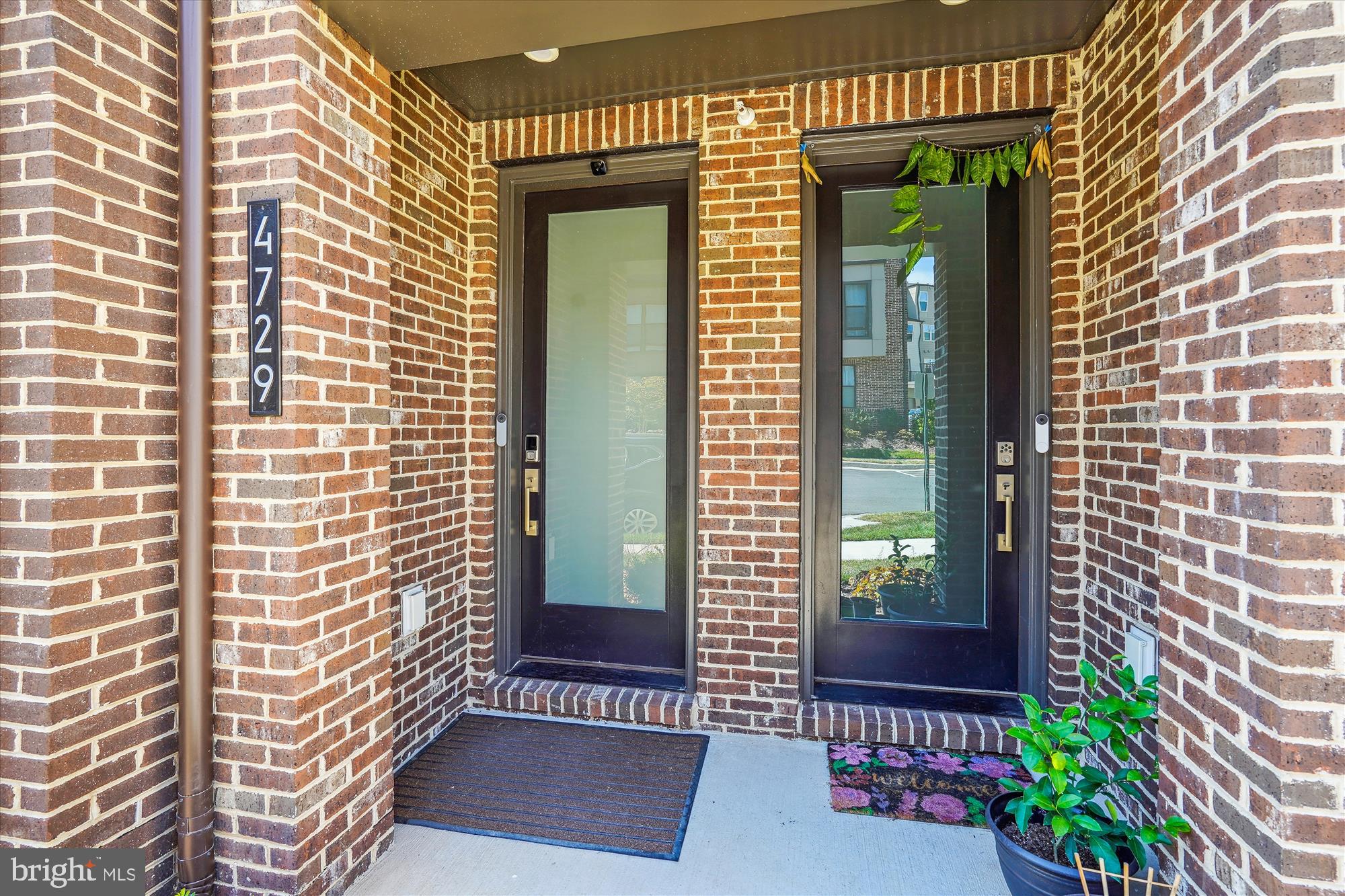 COMMONWEALTH PLACE AT WESTFIELDS - Residential Lease