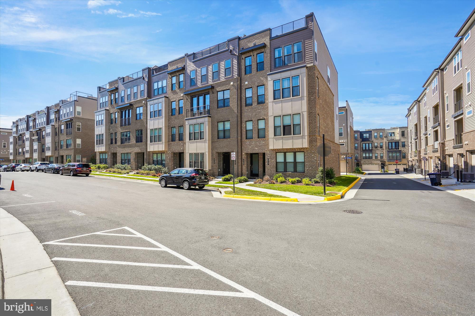 COMMONWEALTH PLACE AT WESTFIELDS - Residential Lease