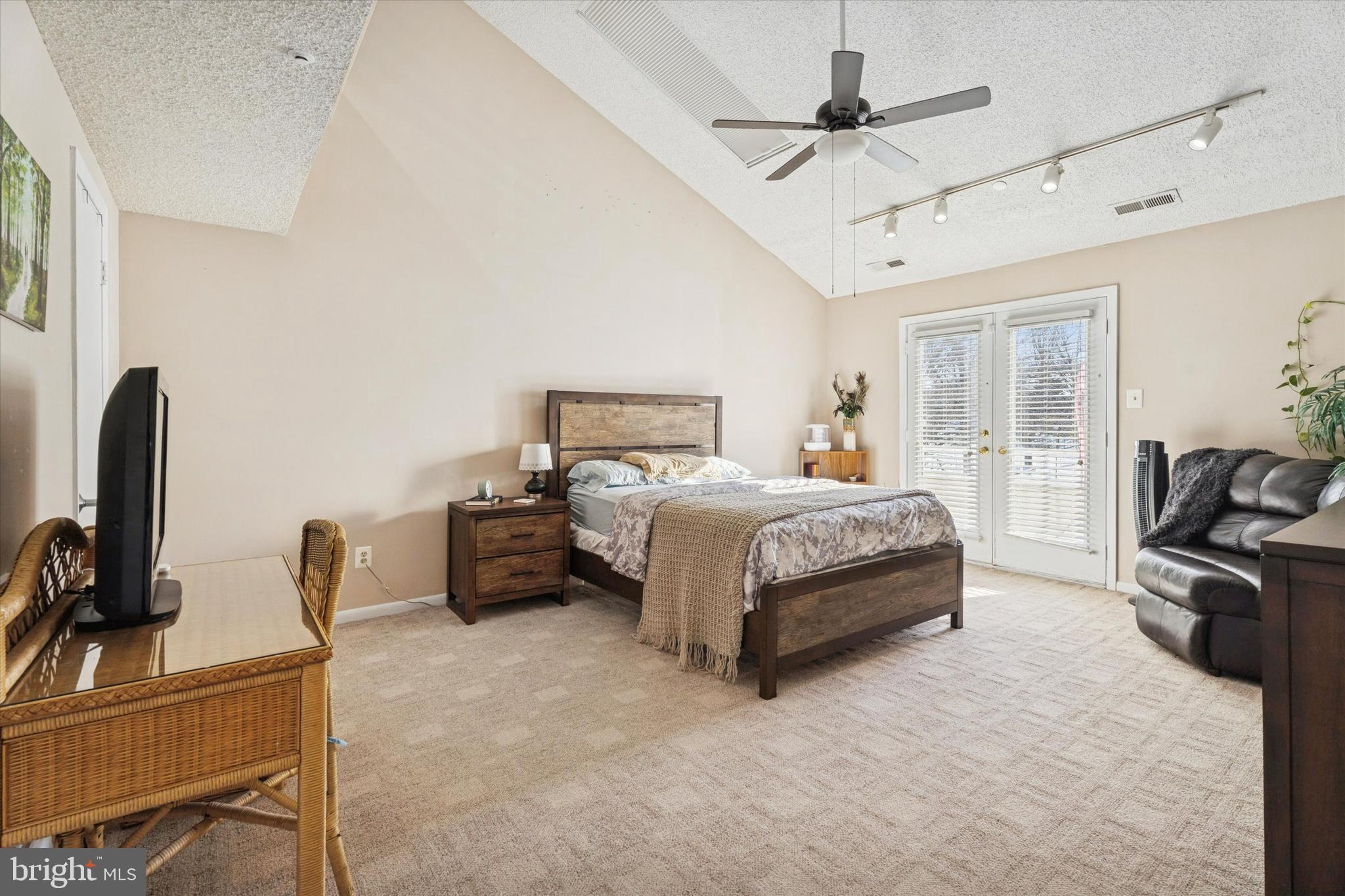 MONTGOMERY PLACE - Residential