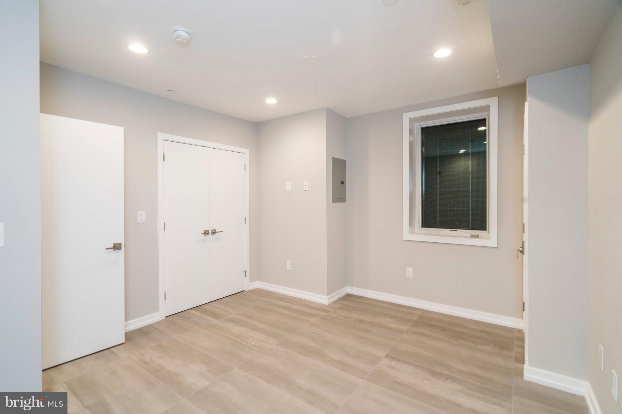 GRADUATE HOSPITAL - Residential Lease