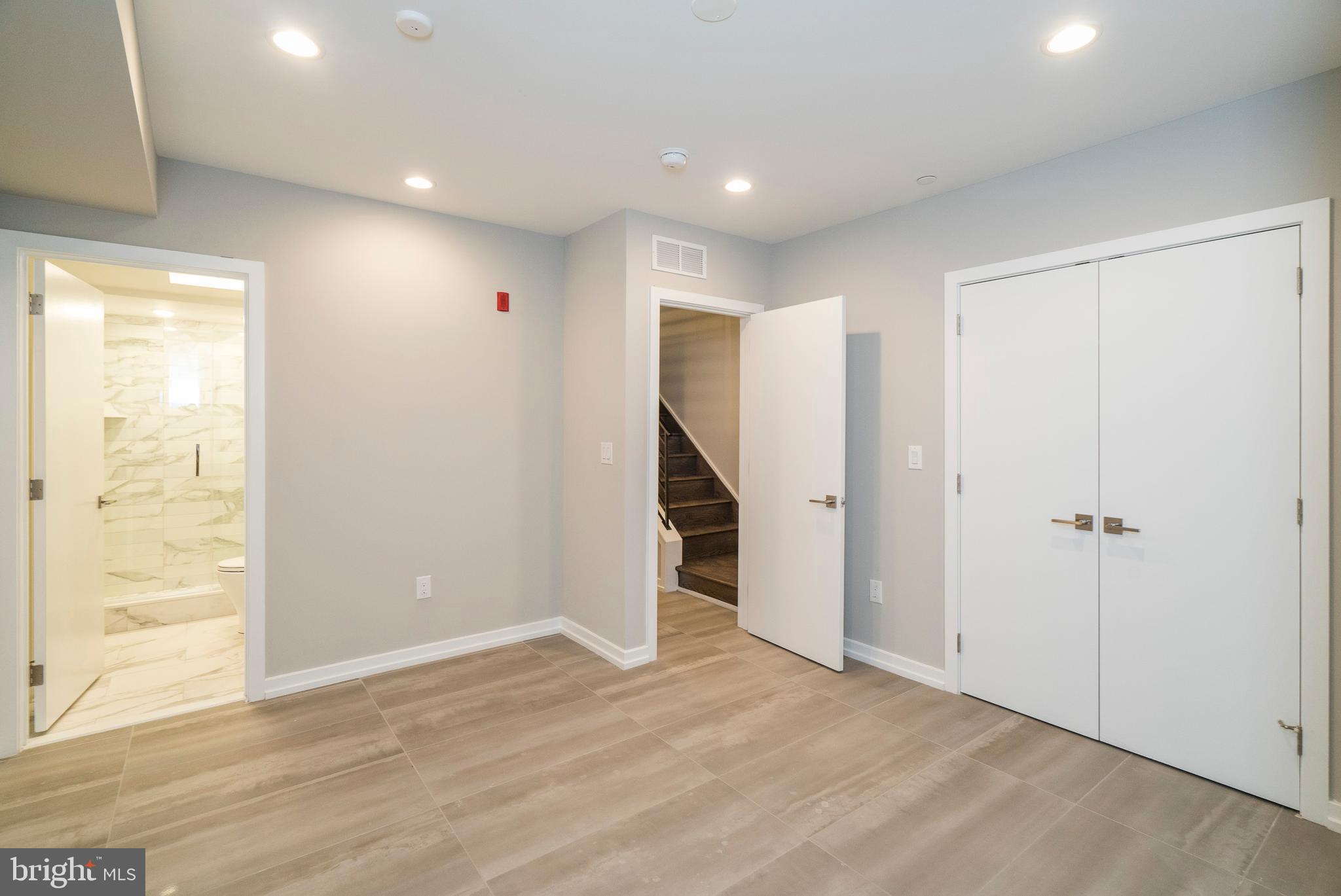 GRADUATE HOSPITAL - Residential Lease