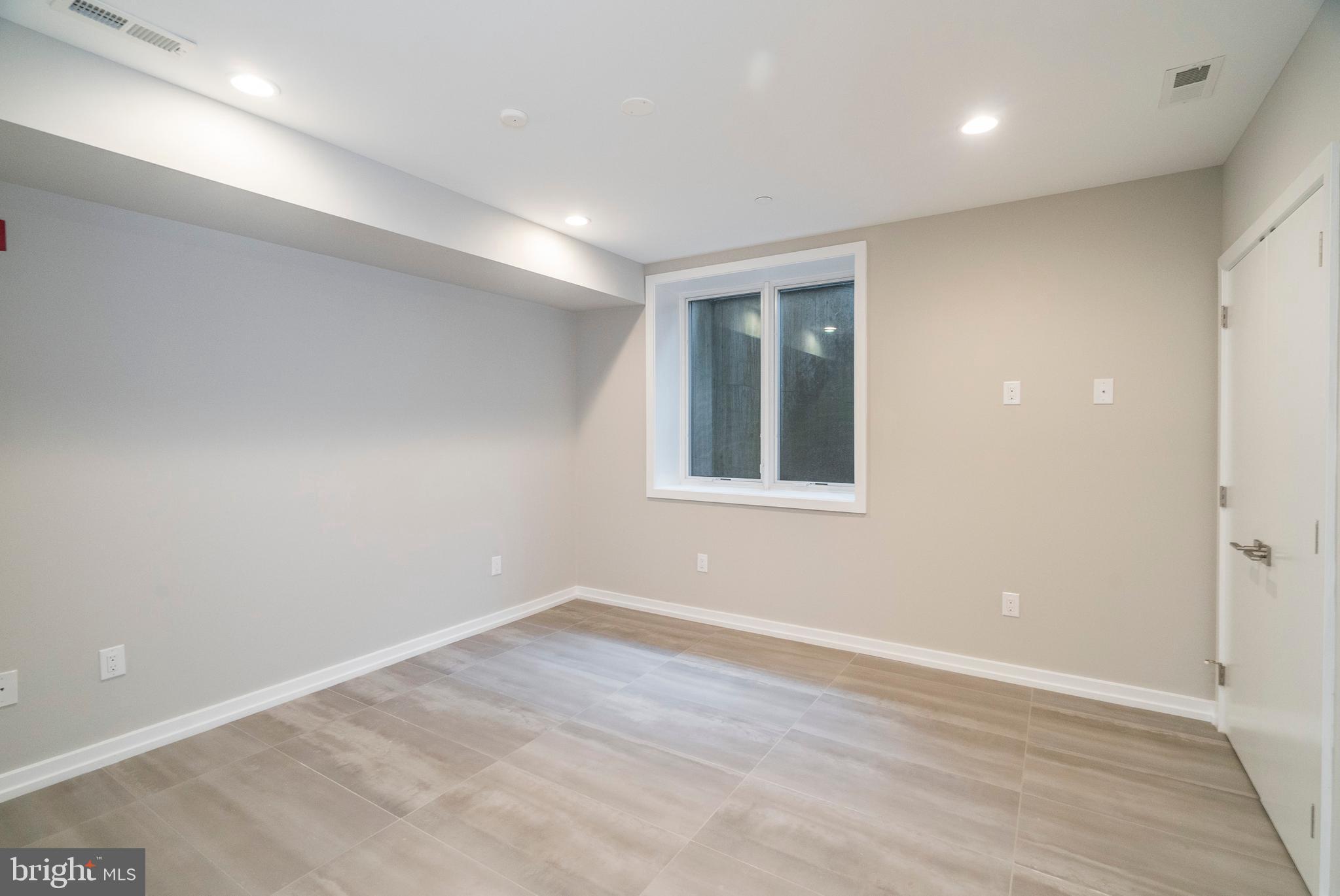 GRADUATE HOSPITAL - Residential Lease