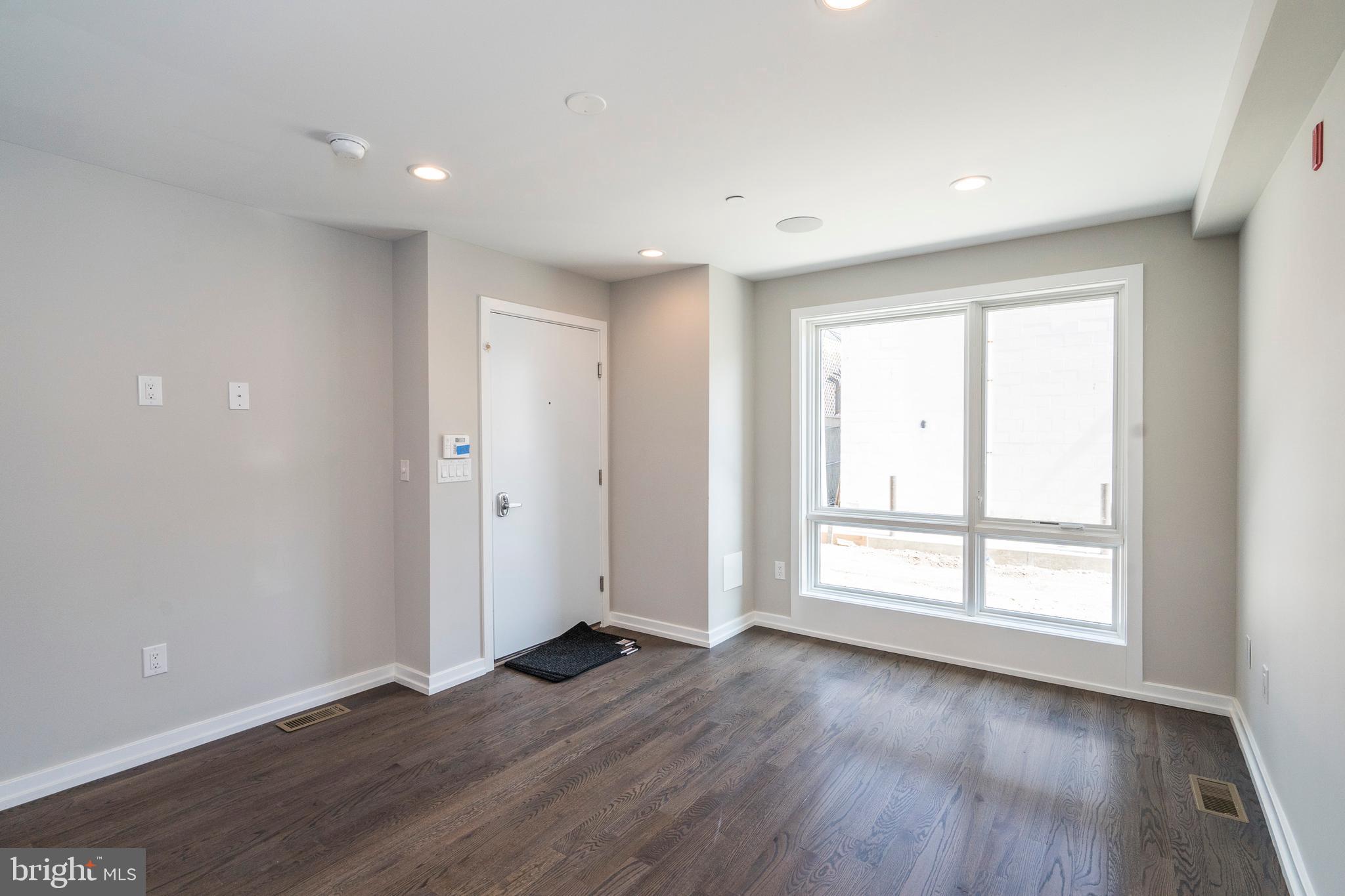 GRADUATE HOSPITAL - Residential Lease