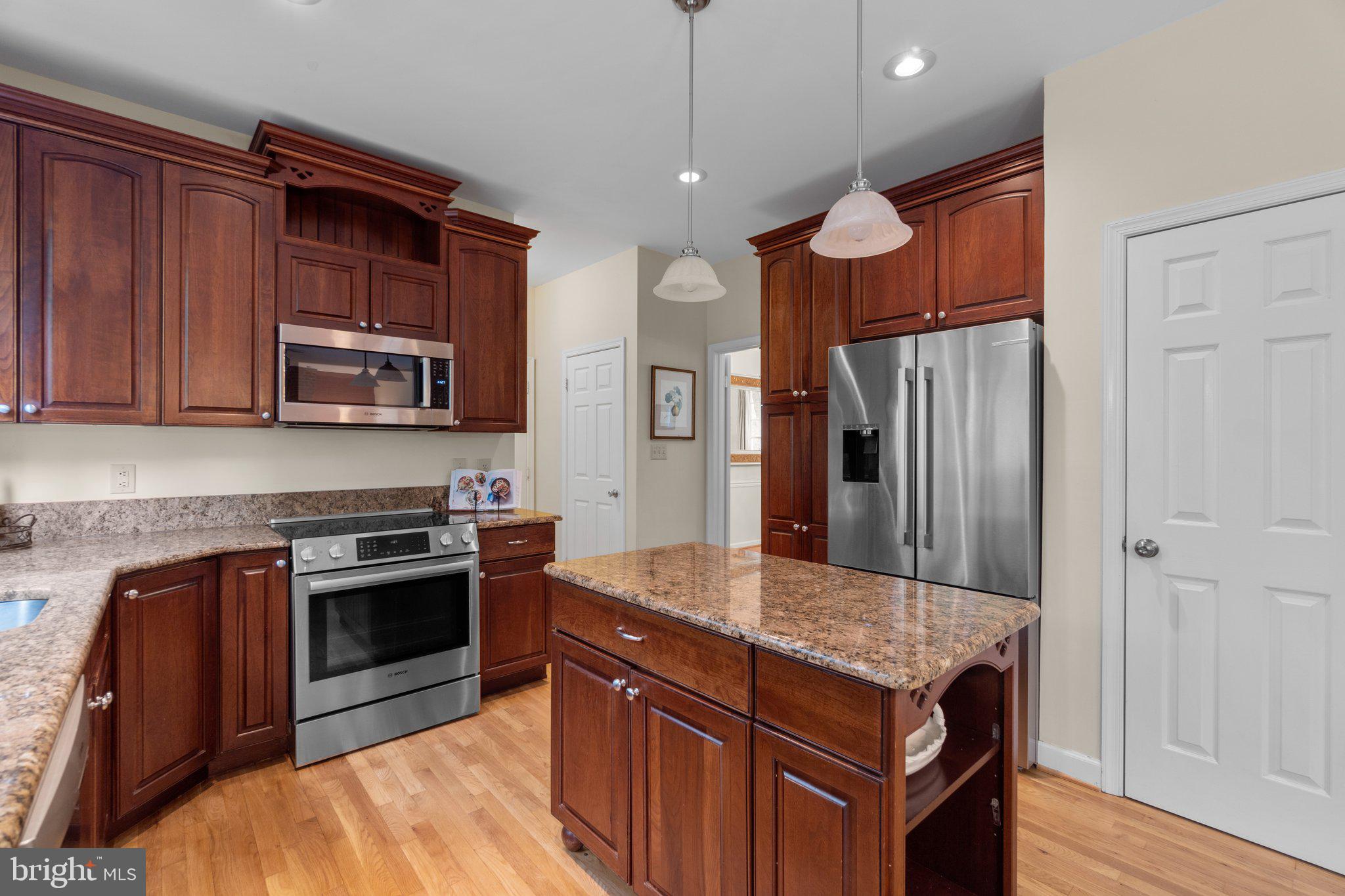9604 EAGLE COURT