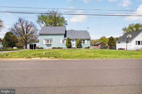 Photo of 1497 Hilltop Road, POTTSTOWN, PA 19464 (MLS # PAMC2176034)