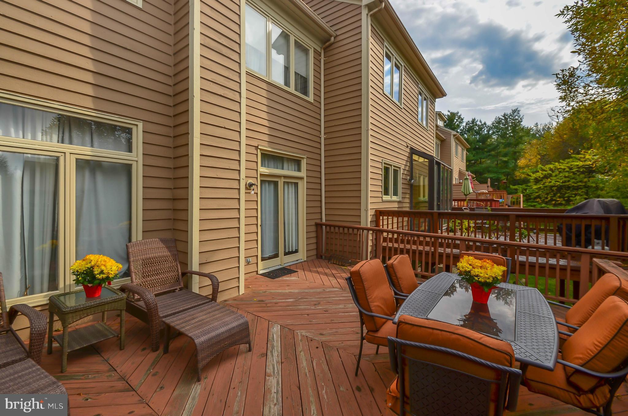 SUMMIT CHASE - Residential