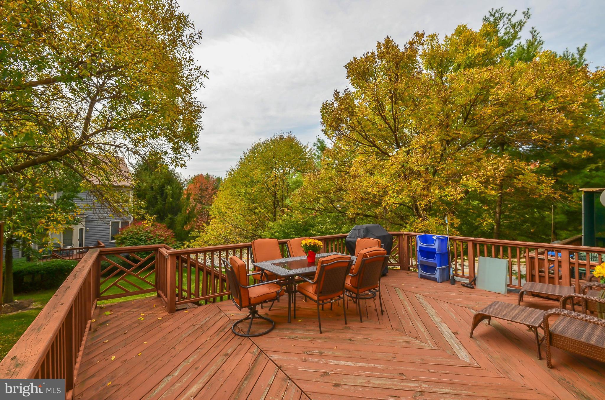 SUMMIT CHASE - Residential