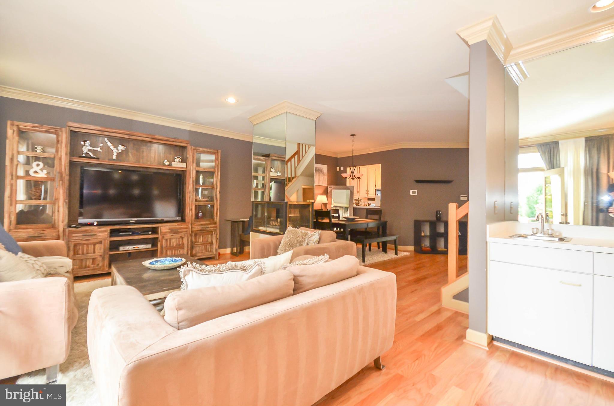 SUMMIT CHASE - Residential