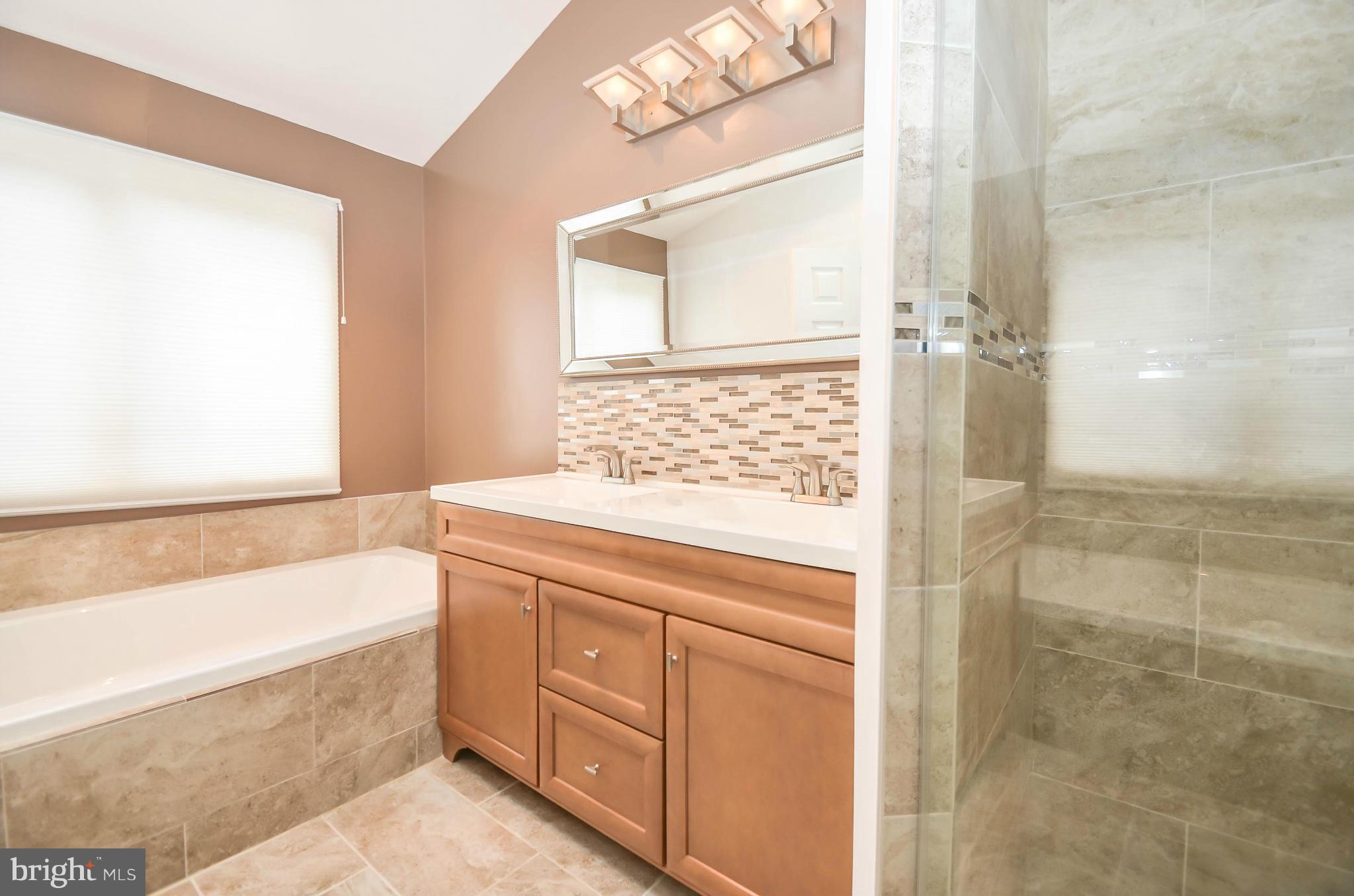 SUMMIT CHASE - Residential