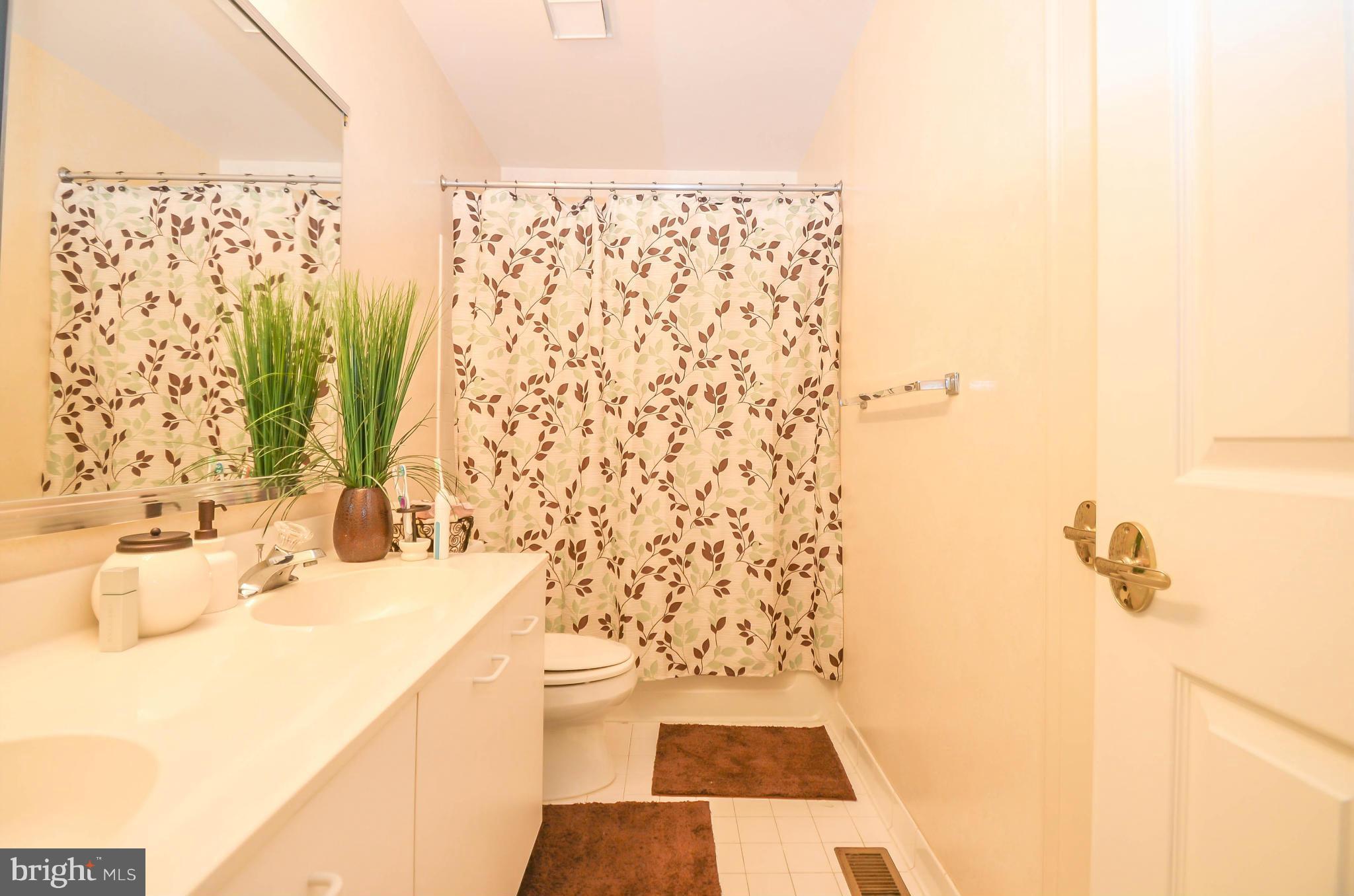 SUMMIT CHASE - Residential