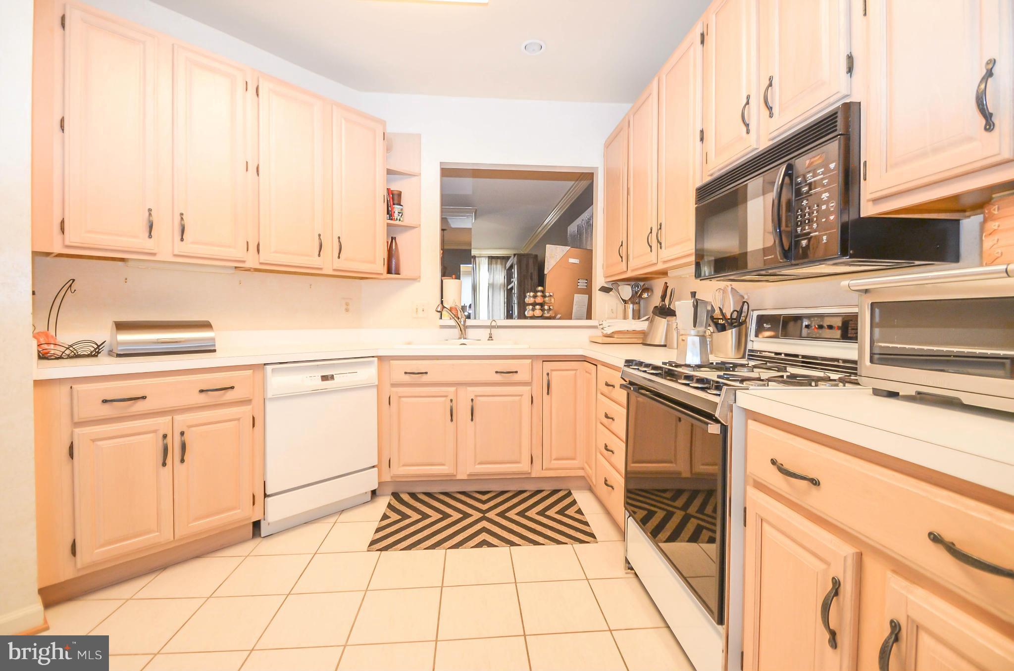 SUMMIT CHASE - Residential