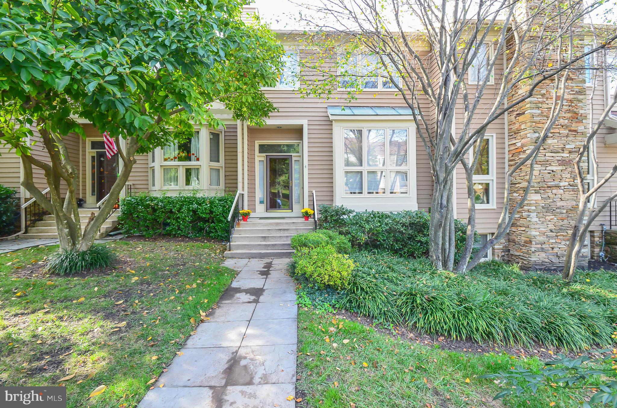 SUMMIT CHASE - Residential