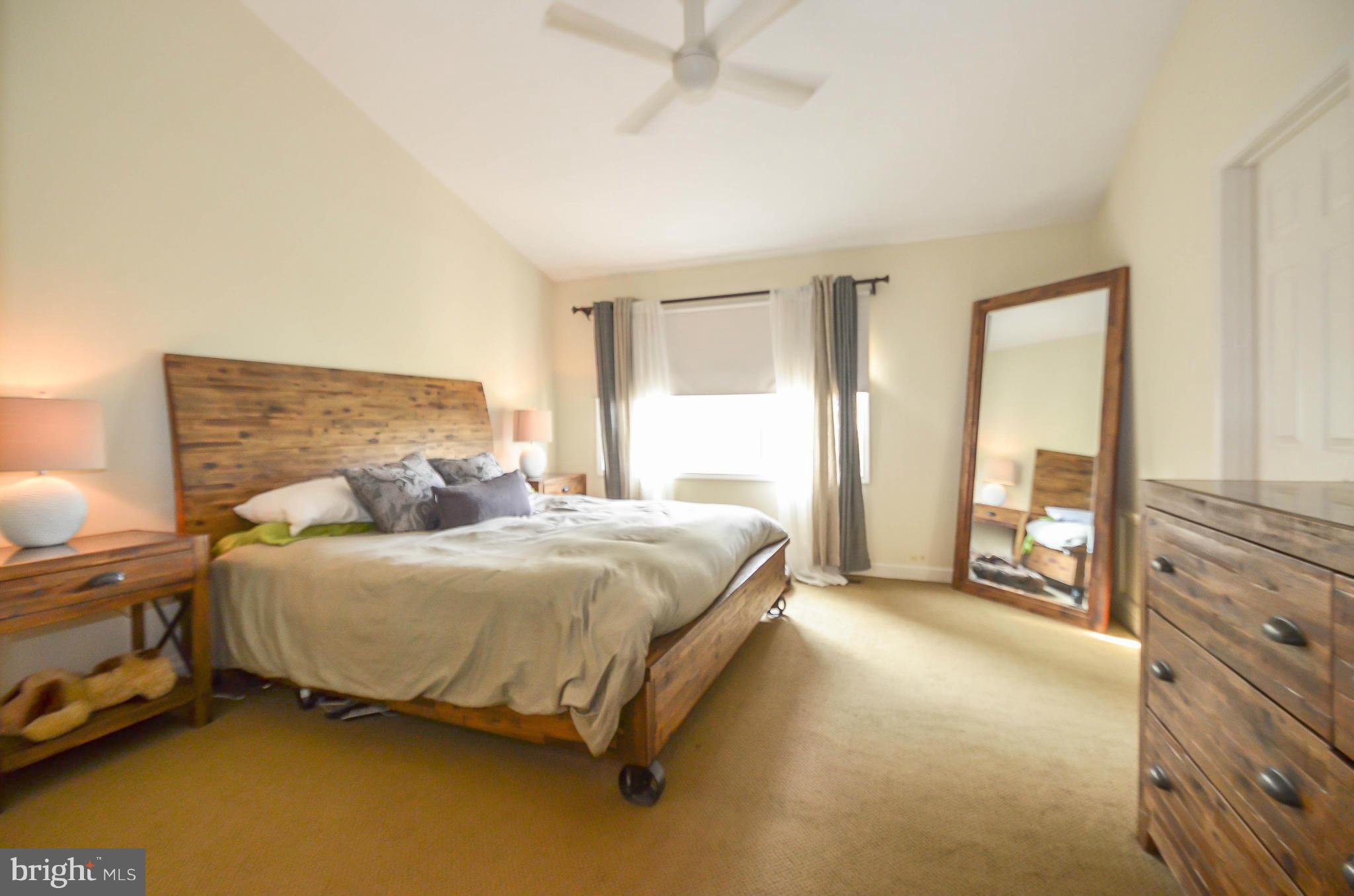 SUMMIT CHASE - Residential