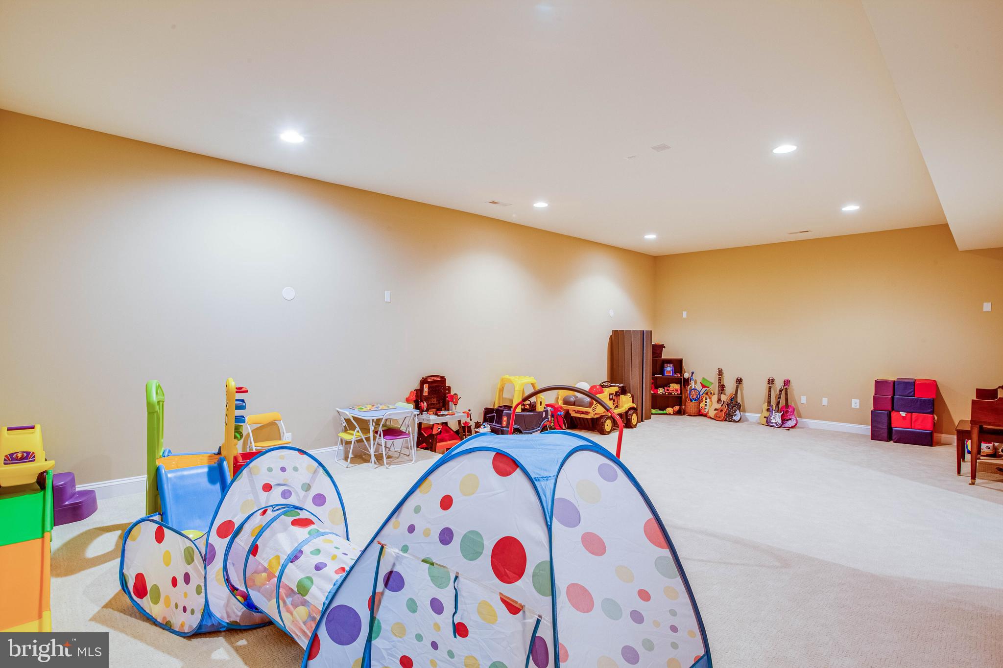 ESTATES OF IDLEWILD - Residential