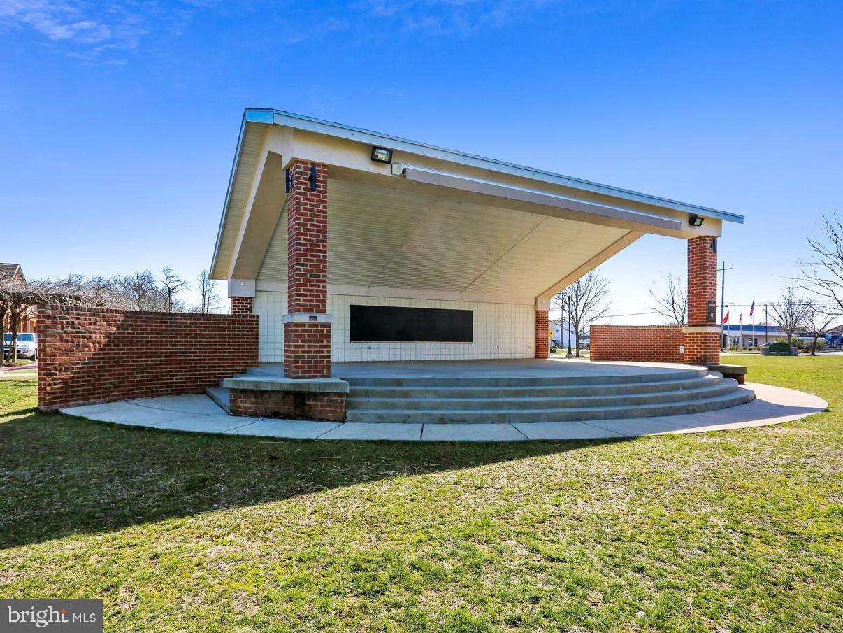 MEADOW PARK - Residential