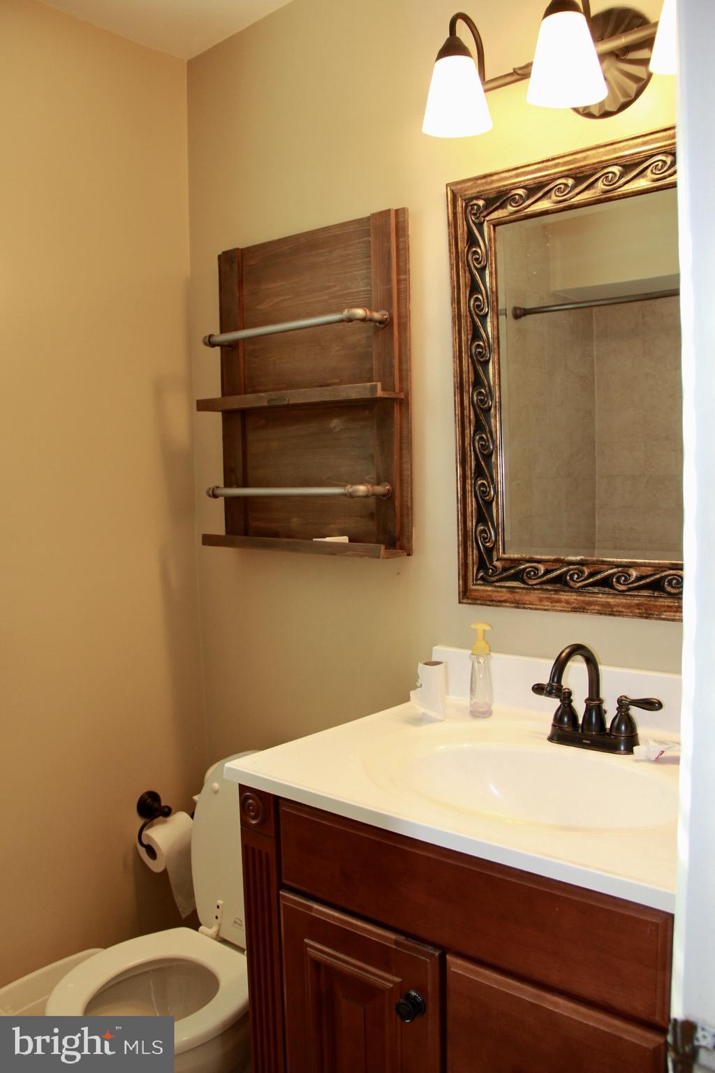 FAIRLINGTON VILLAGE - Residential Lease