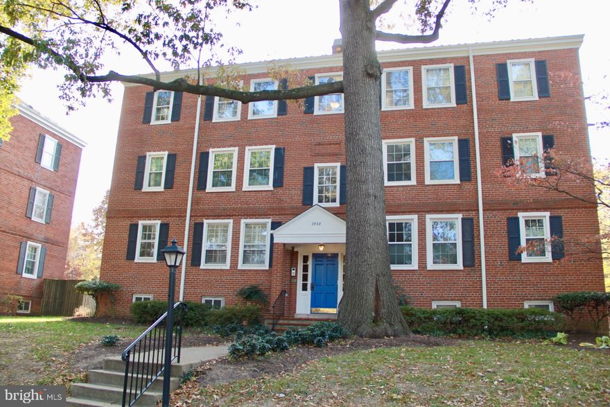 Spacious One Bedroom Condo recently updated with Balcony.  Hardwood floors throughout, washer and dryer in unit, stainless steel appliances, granite countertops, lots of kitchen storage.  Master Bedroom with walk-in closet.   Steps to public transportation  (Metro Bus Stop); Near Shops, Restaurants, Theater, public Library.  Fairlington Village Amenities .....  Swimming Pool, Tennis Courts, Sunday Farmer's  Market at the Community Center and much more.
