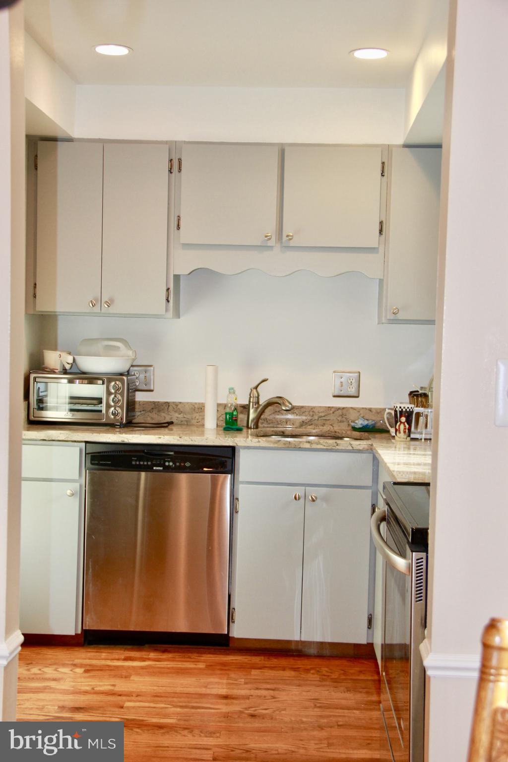 FAIRLINGTON VILLAGE - Residential Lease
