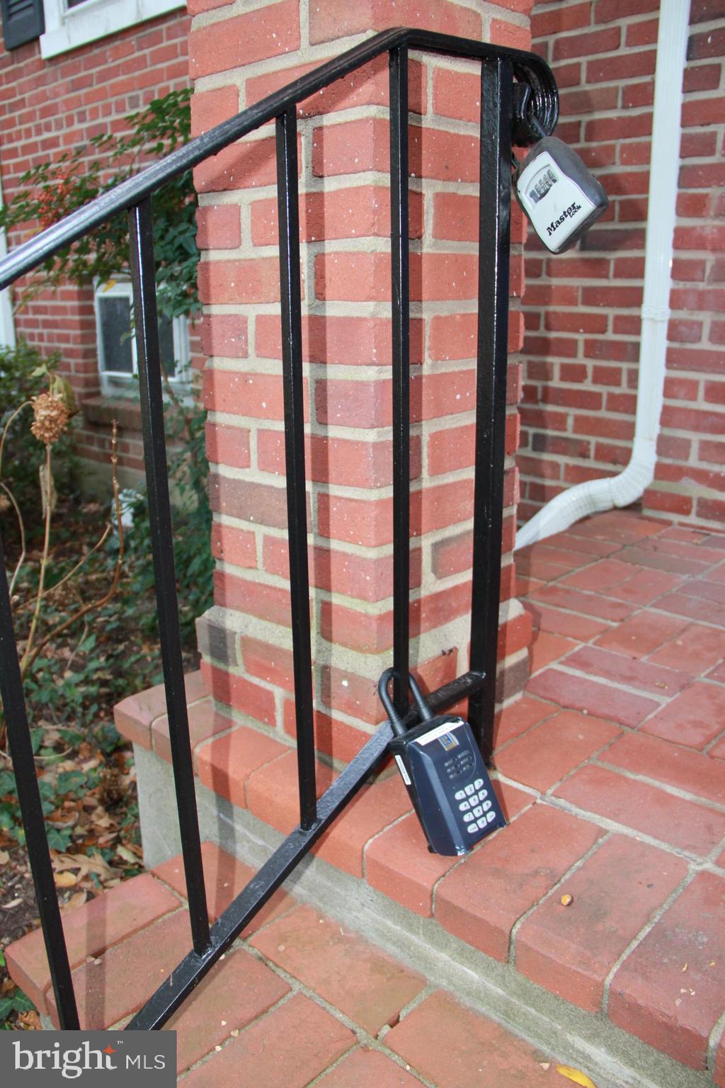 FAIRLINGTON VILLAGE - Residential Lease