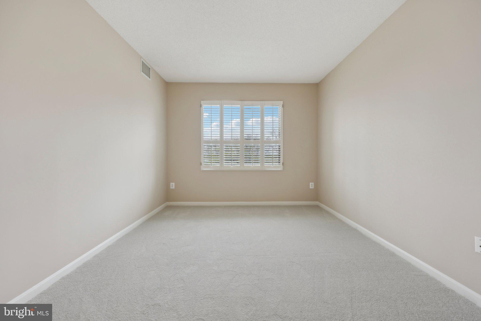 LANSDOWNE WOODS LEISURE WORLD - Residential