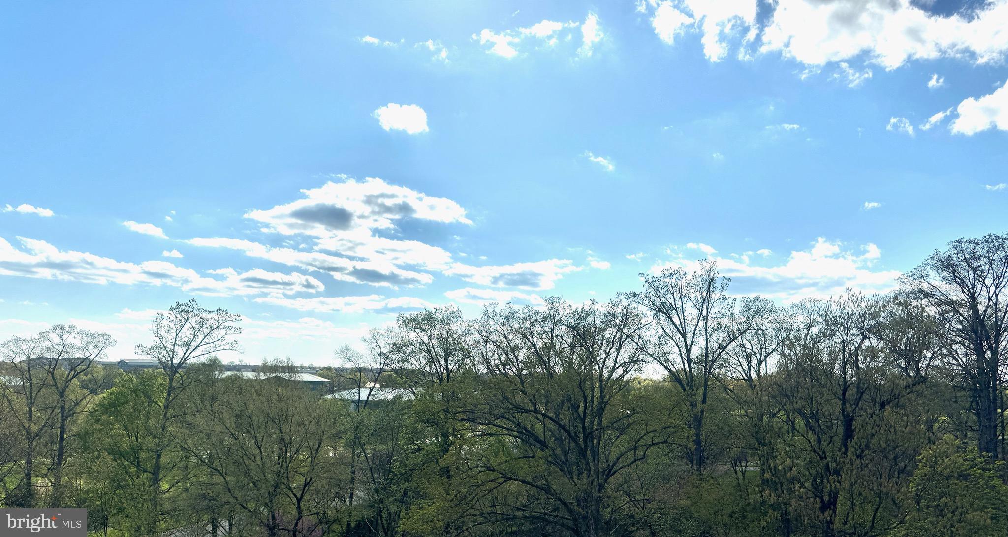 LANSDOWNE WOODS LEISURE WORLD - Residential